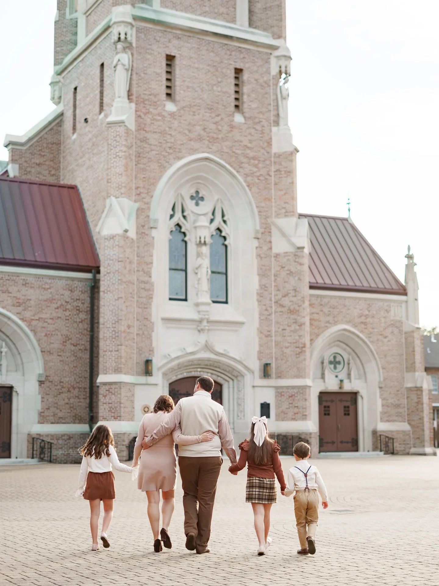 The Lapeyrouse Family 
.
.
.

www.chasemazurphotography.com 

#family #familyportraits #familypictures #photographer #teenphotographer  #photography #southla #southlouisiana  #louisiana  #louisianaphotographer #portraits #portraitphotography #portrai