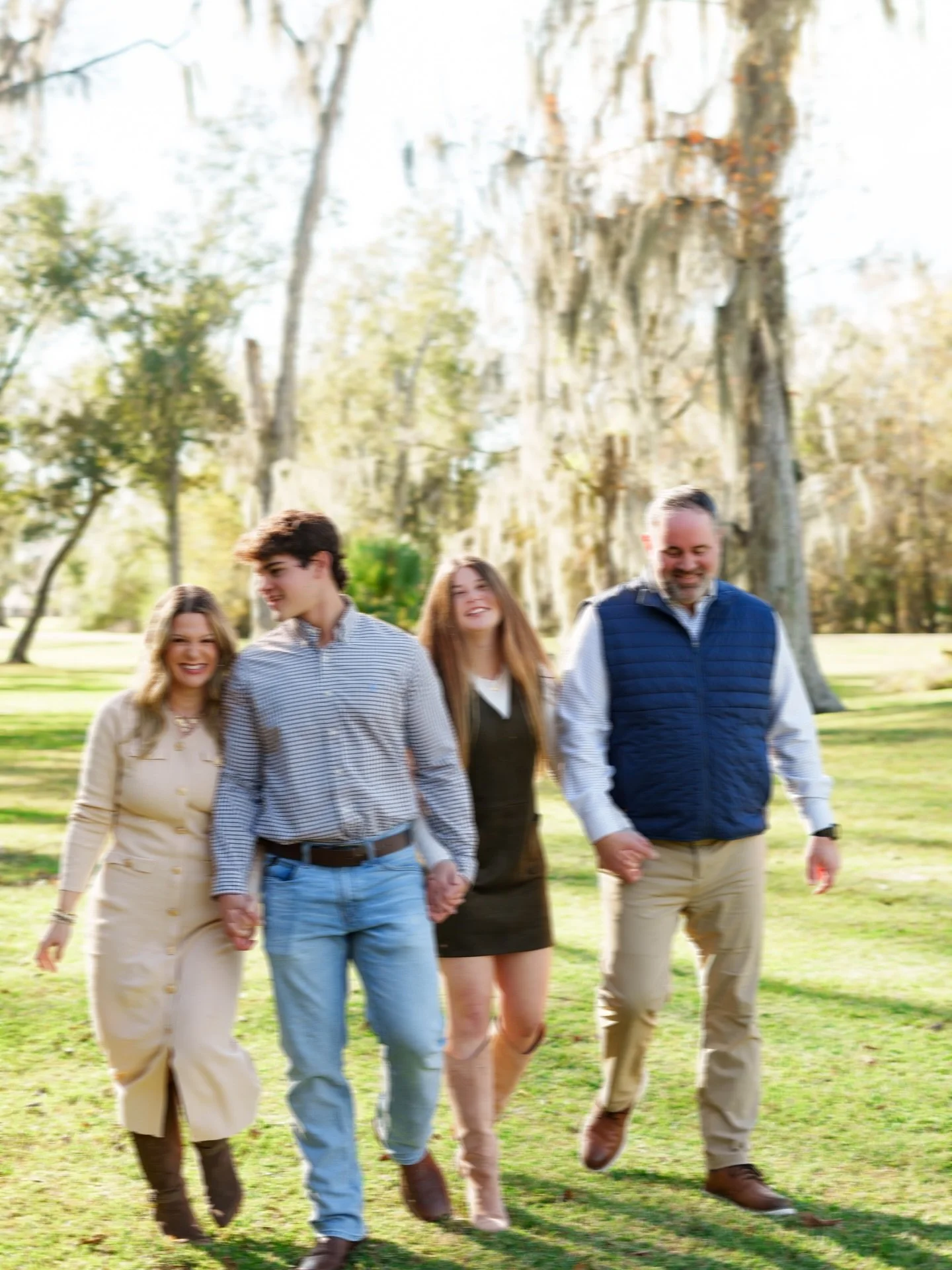 The Bourgeois Family 
.
.
.

www.chasemazurphotography.com 

#family #familyportraits #familypictures #photographer #teenphotographer  #photography #southla #southlouisiana  #louisiana  #louisianaphotographer #portraits #portraitphotography #portrait