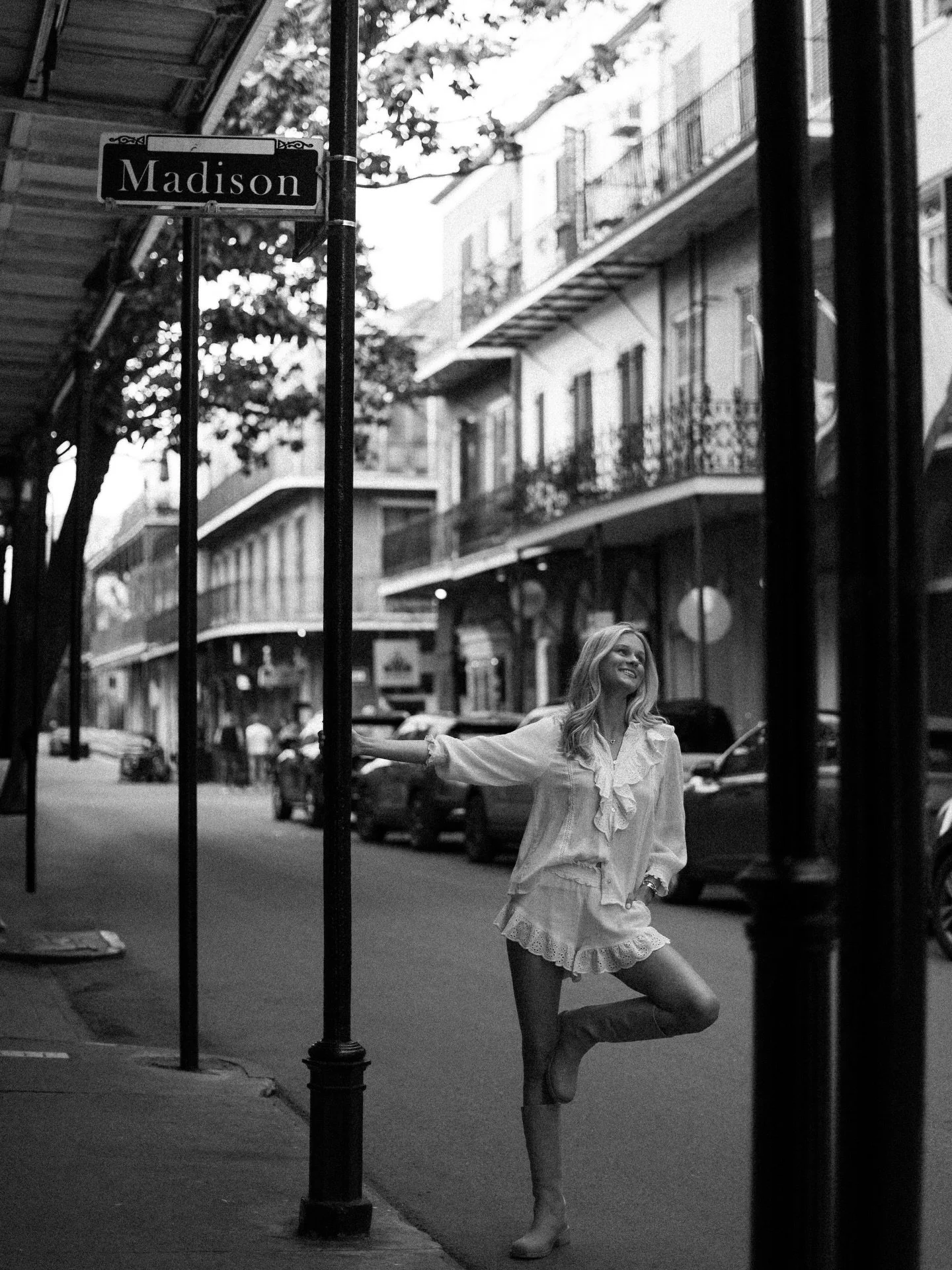 Oh nothing, just some B&amp;W sneak peeks 📸🤭

A couple weeks ago I walked up to @madisonellender_ and she already knew what I was about to ask before I even said it&hellip; I asked if she had her senior pics booked yet and she was like no but I&rsq