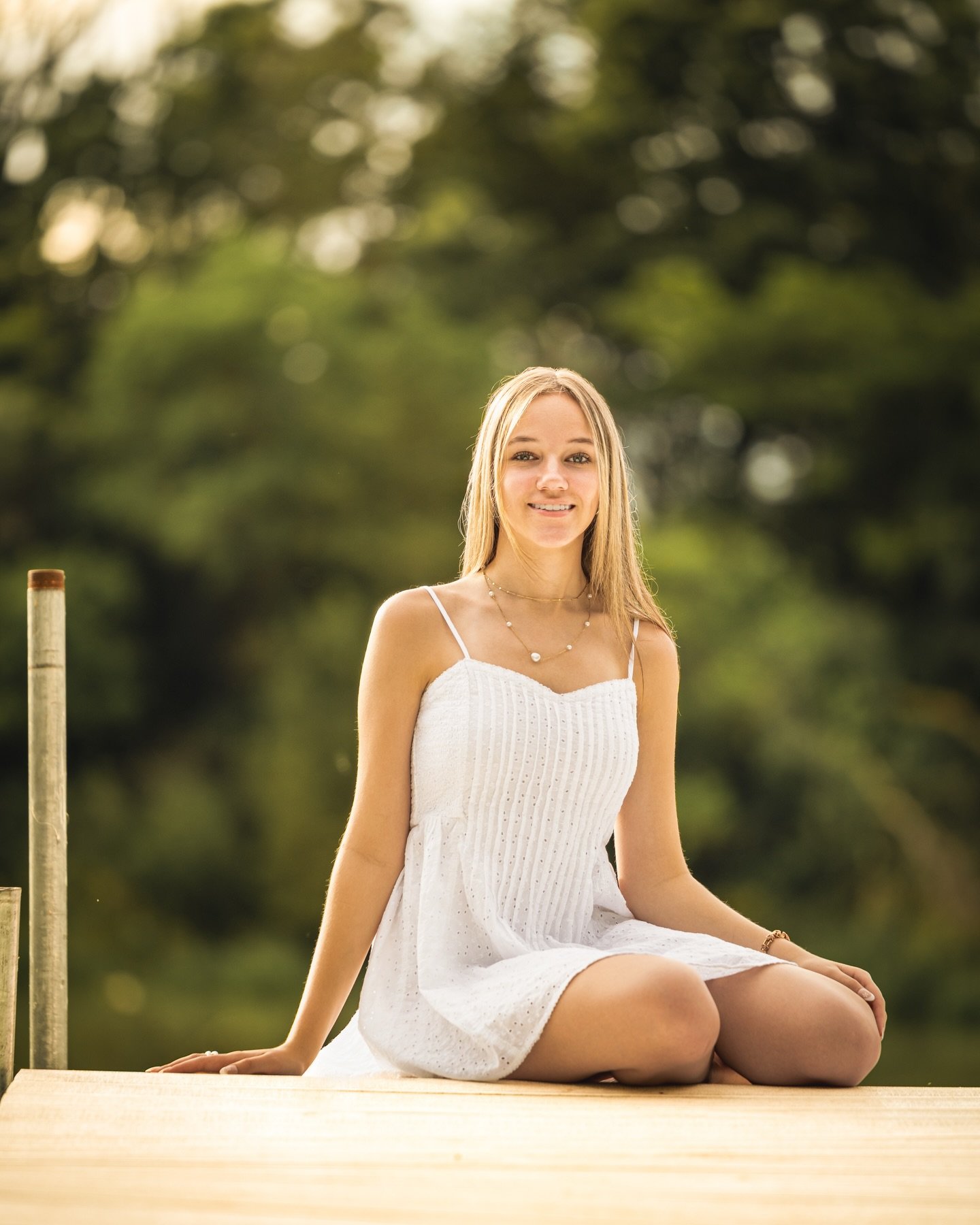 The snow might be beautiful but take me back to dreamy summer afternoons before the storms roll in! Leyla sent me a vision and a location and I think we nailed it! 
#seniorportraits #classof26 #sps #seniormuse