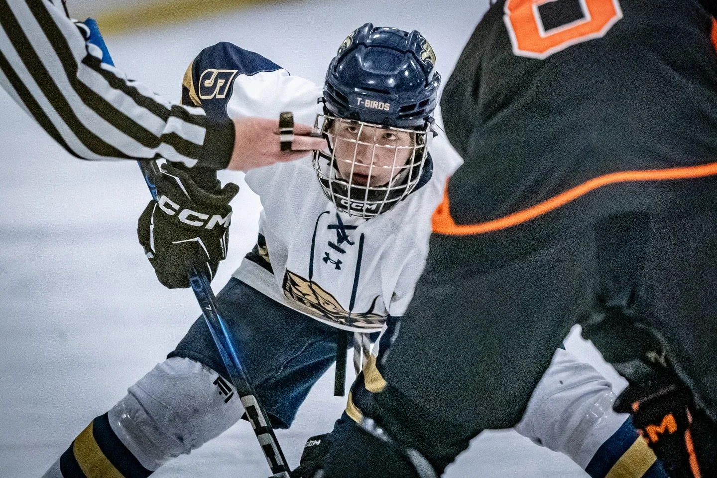 Made it to the Thunderbirds Boys Hockey game vs Oregon last night. 

Check out more of the action here: https://williamirelandphotography1.shootproof.com/gallery/2526tbirdhockeygames/album/21801988