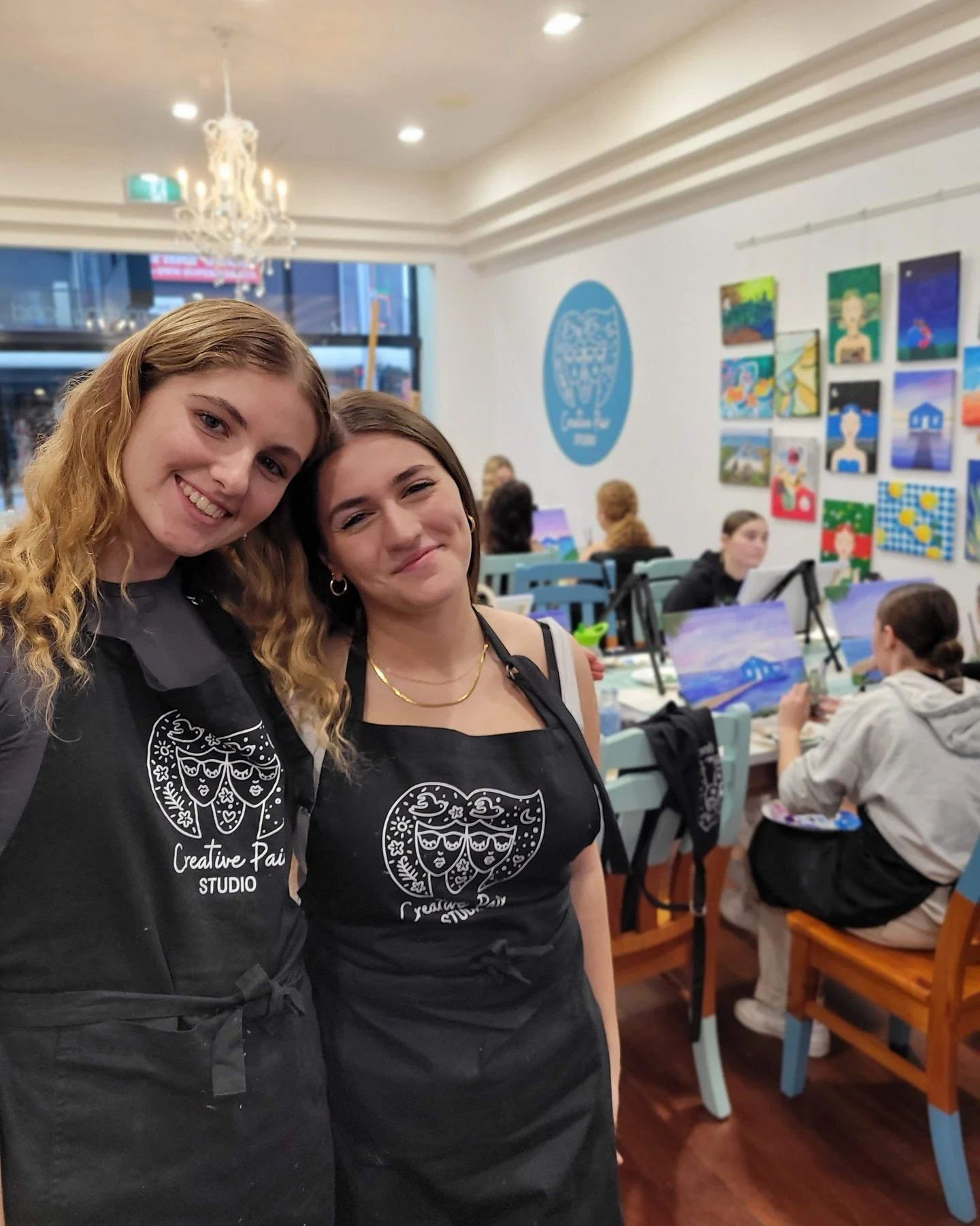 Find your creative escape at Creative Pair! Explore colour, texture and creativity in our painting and collage classes 🧑&zwj;🎨🖼️

Relax and unwind 🌟 Explore our classes, link in bio.

#creativepairstudio #paintingclassesperth #adultartclasses #su