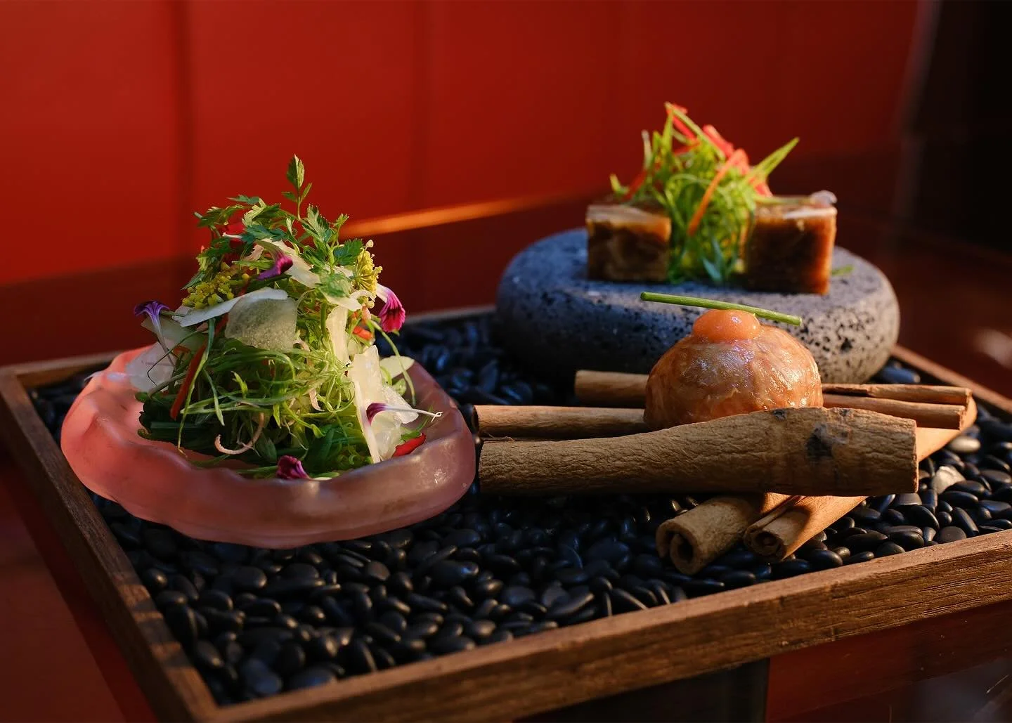 Cultural dishes rooted in heritage and memories of yesteryears, reimagined and presented at Choon Hoy Parlor through a fresh lens.
Trio of Teochew Platter 
• Pork Trotter Jelly , ume gel
• Sea cucumber, local aromatics 
• Ngoh Hiang, o