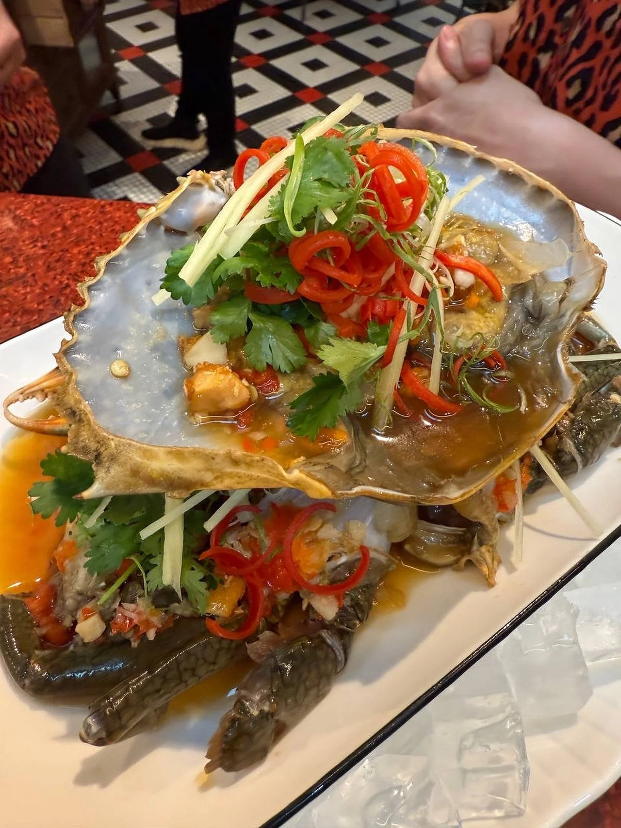 Teow Chew Crab — timeless, delicate, and full of heart. 🦀
Classic flavour. Modern spirit.
Available by pre-order only, prepared fresh for those who truly appreciate the art of Teochew cuisine.
#ChoonHoyParlor #CHP2point0 #TeochewCuisine #flav