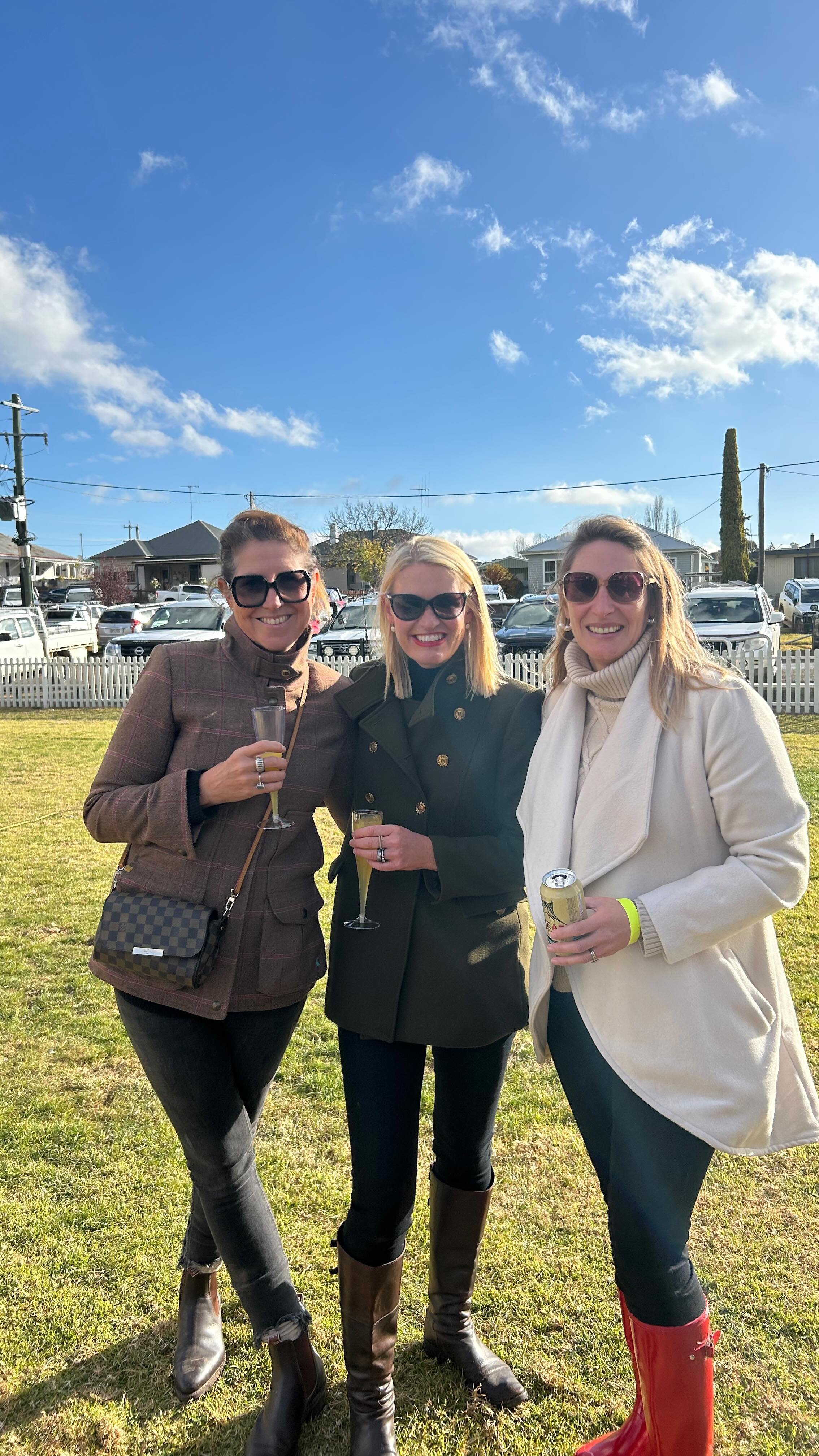 HOME OF THE MOLONG MAGPIES RUGBY CLUB