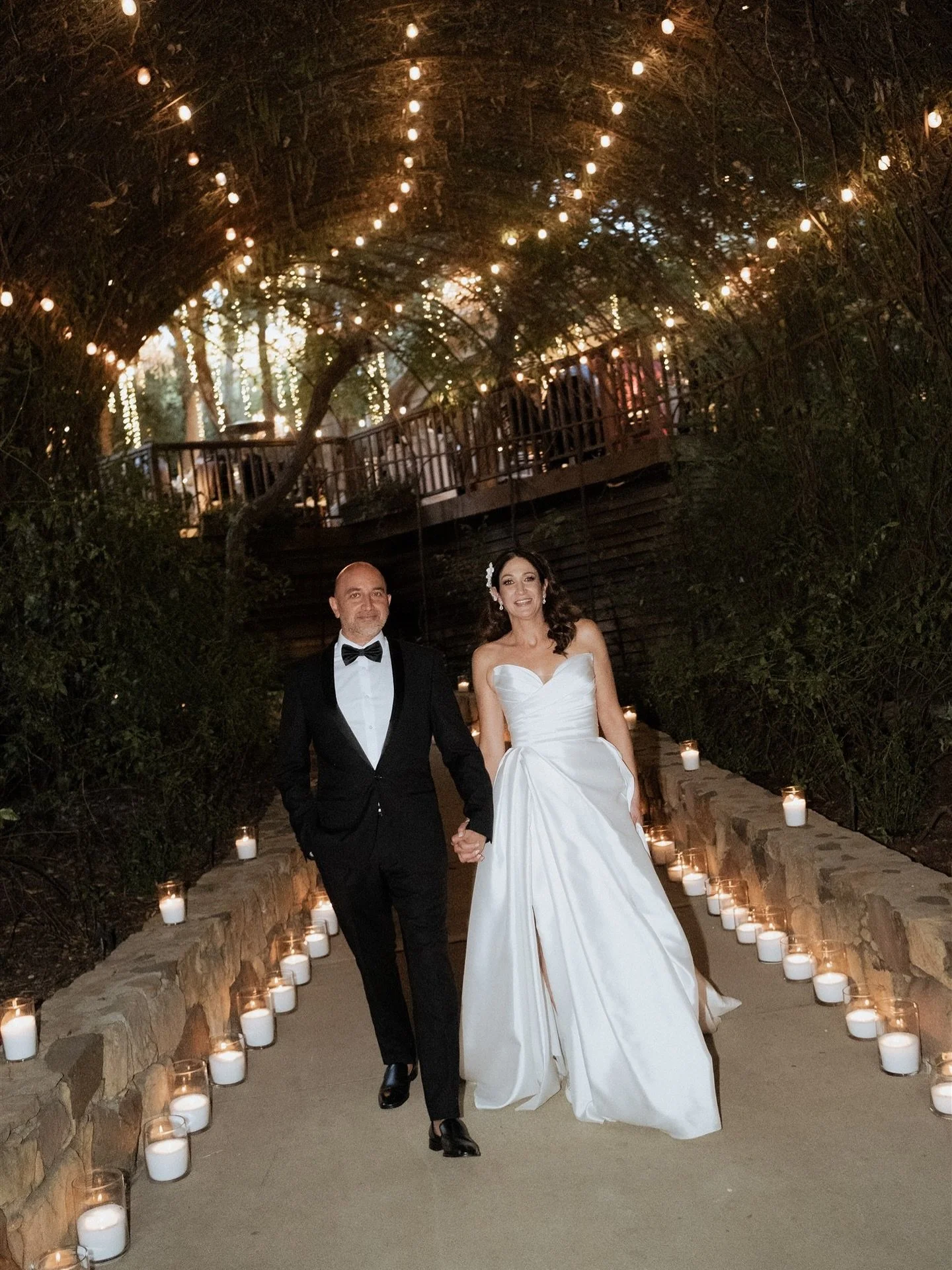 Candlelit romance at Calamigos Ranch &mdash; a Malibu wedding that feels so timeless.

@calamigosevents 
@theweddingplannerla 
@zuzannaweddings 
@vogue.candles 

_____
#malibuwedding #calamigosranchwedding #calamigosranch #malibuweddingphotographer #