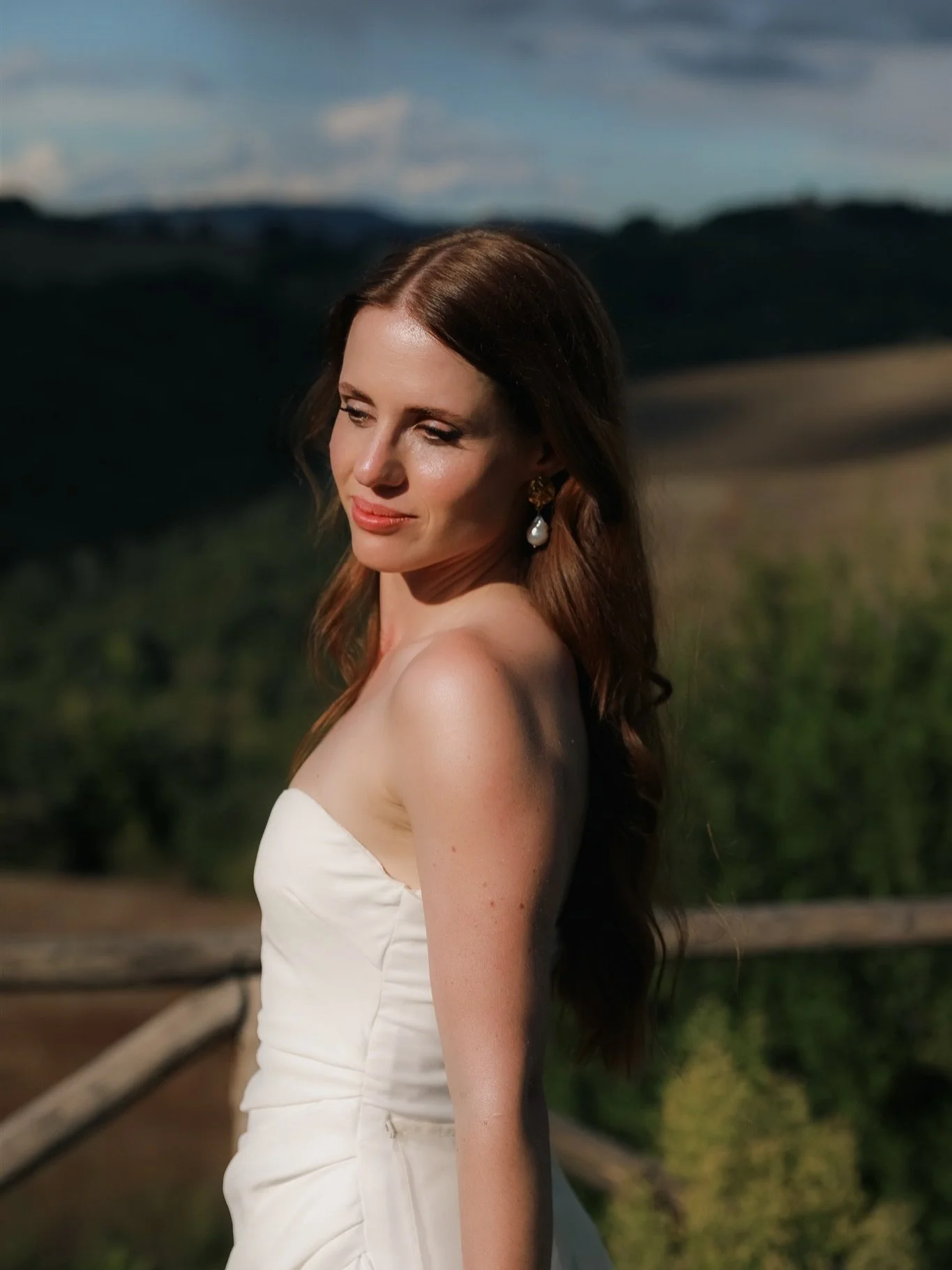 Editorial bridal portraits, Tuscany.

#tuscanyweddingphotographer 
#fashionbride #tuscanywedding 
#destinationweddingitaly #italywedding