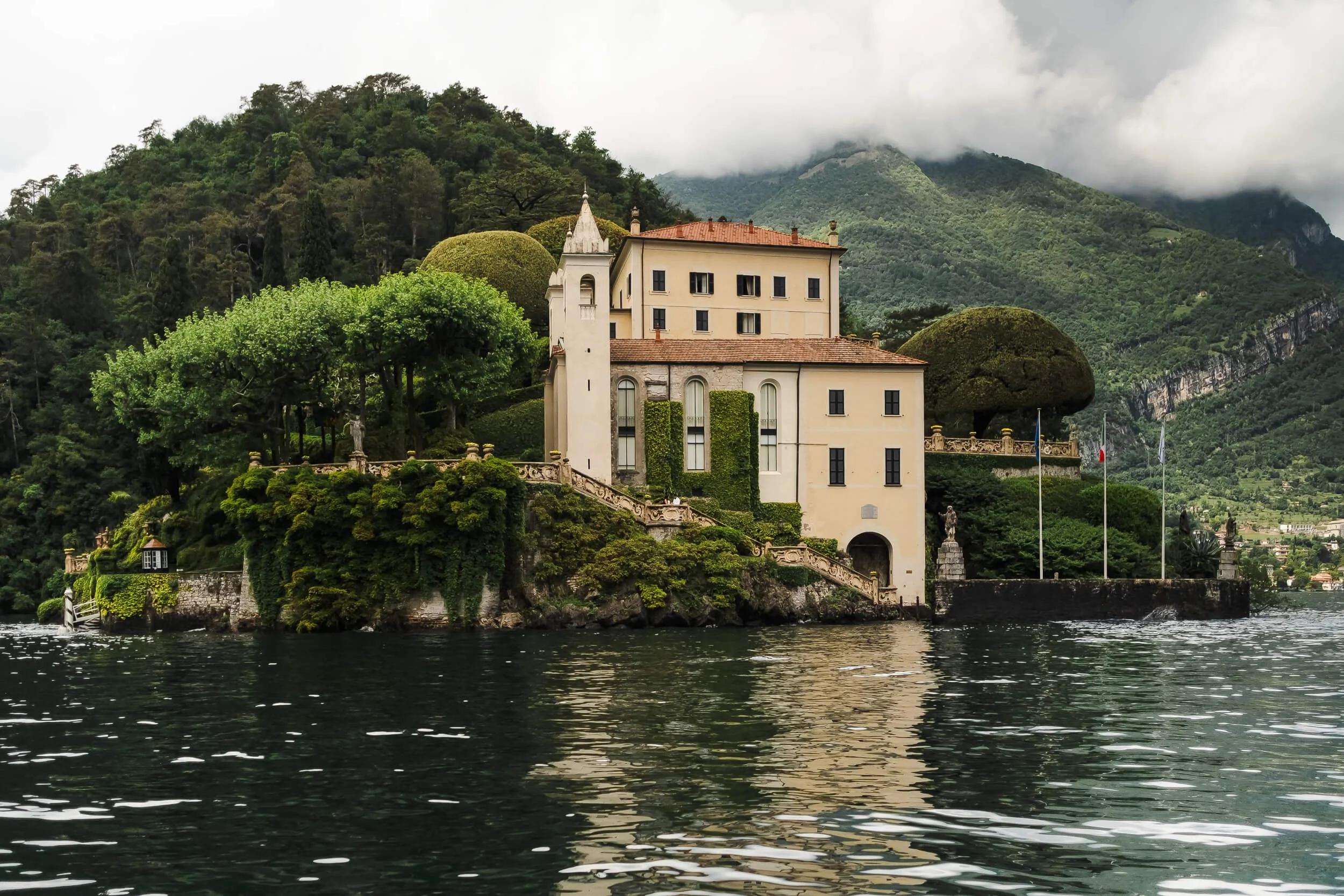 LakeComo_wedding_villa_del_Balbianello_ZuzannaWeddings_.jpg