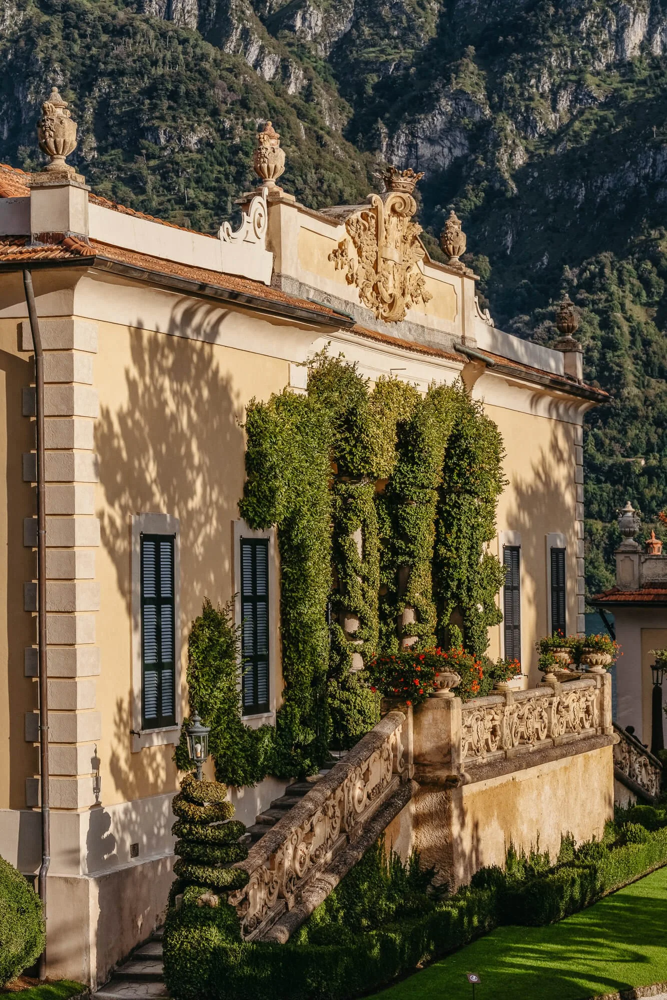 Villa_del_Balbianello_Lake_Como_ZuzannaWeddings_Lake_Como_photographer.jpg
