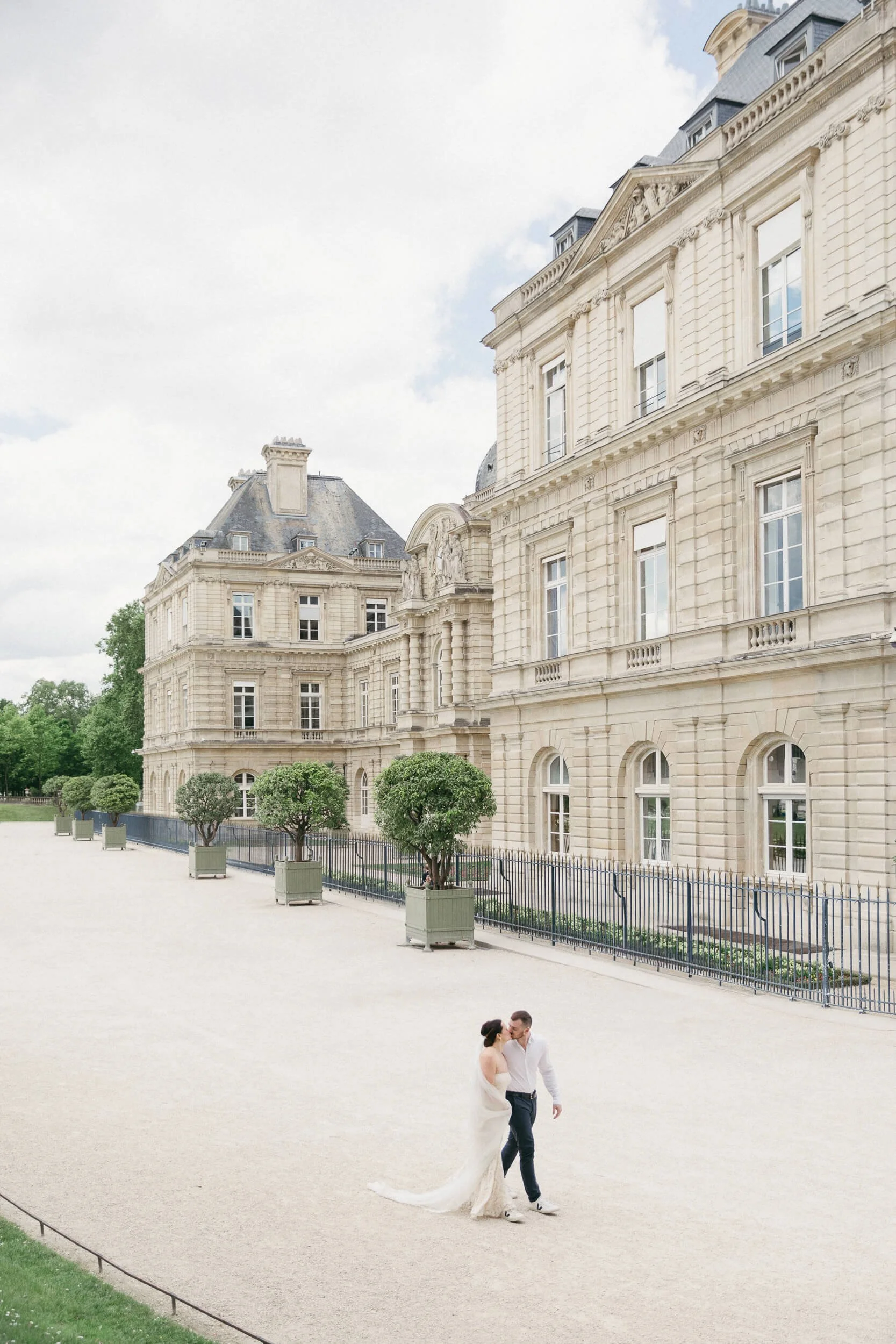Paris_Elopement_JardinduLuxembourg_ZuzannaWeddings-206.jpg
