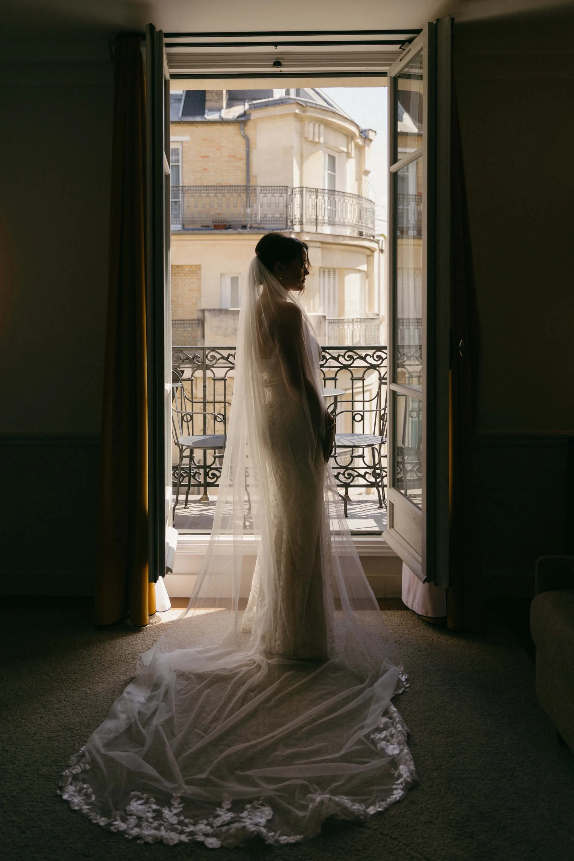 Editorialwedding_LakeComo_weddingphotographer_ZuzannaWeddings2.jpg
