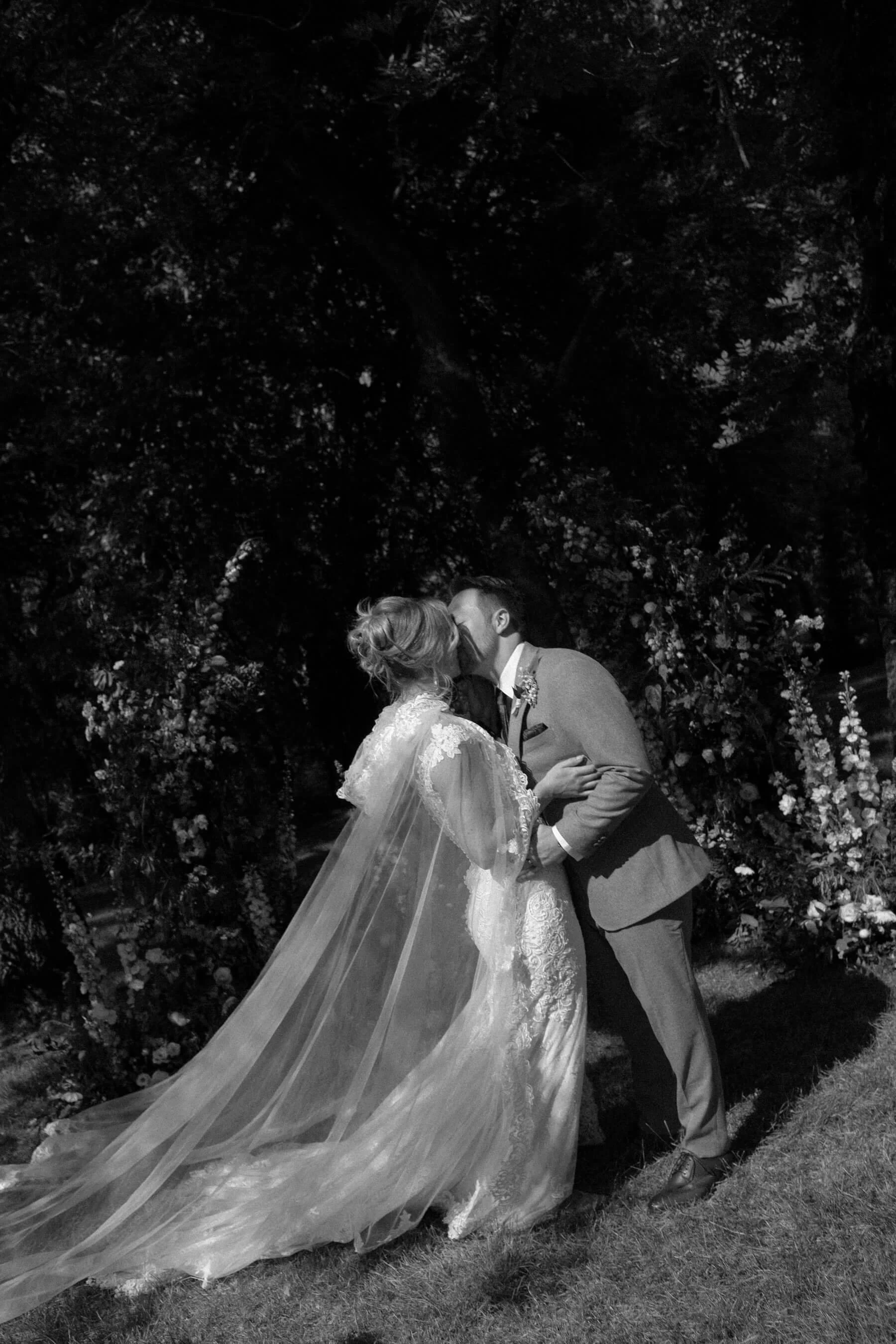 ChateauTrieux_wedding_Keshia&Ian_ZuzannaWeddings_12.jpg