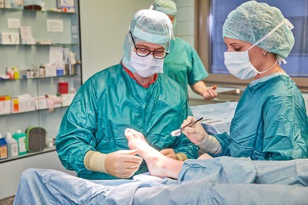 Op  #Doktor #Praxis #Arzt #praxismanagement #orthop&auml;die #fusschirurgie #dok #untersuchung #doc #patienten #klinikum #fu&szlig;op #operationroom #steril