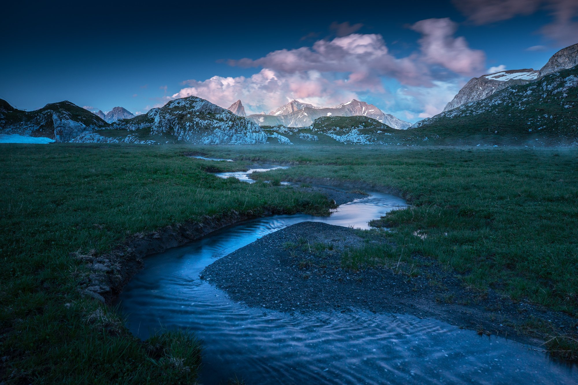 riverbend-madloch-bluehour-lech-austria.jpg