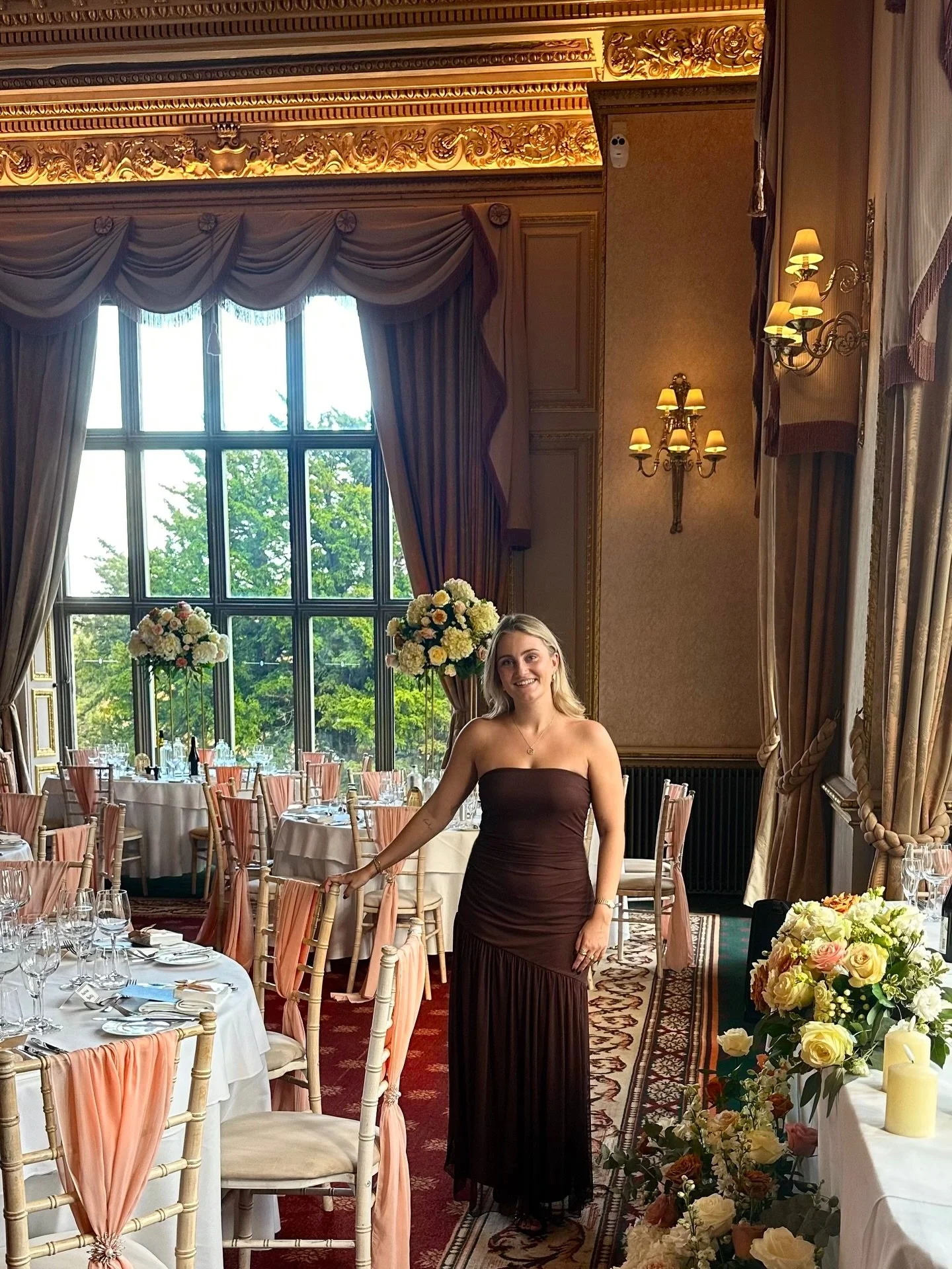 The most stunning day at @ashridgehouse 

Thank you @emmahurleyphotography for the 📸 (on my phone). Excited to see J &amp; B&rsquo;s photos from their gorgeous wedding🥰

#LiveWeddingSinger #2026wedding #weddinginspiration #weddingentertainment #202