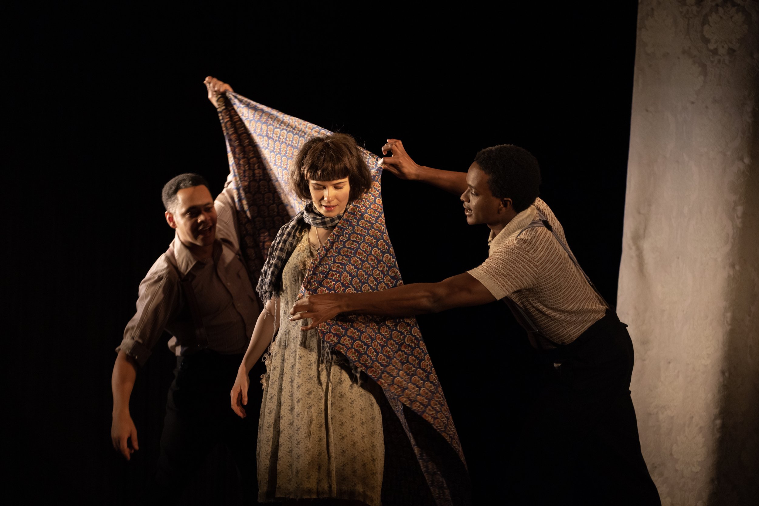 Gate Theatre PIAF 2.jpg