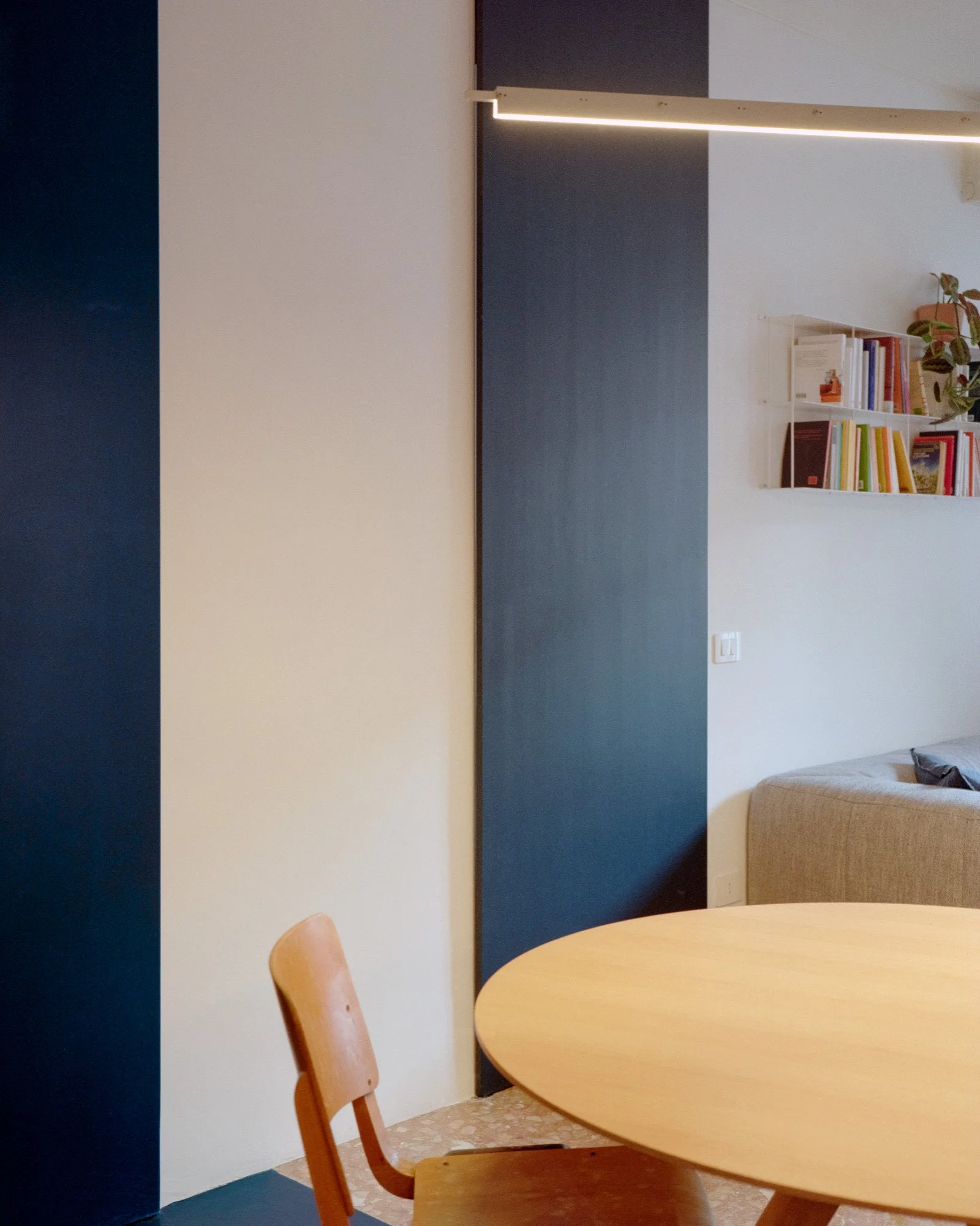 Almost_Blue_2000px_srgb_ (22).jpg