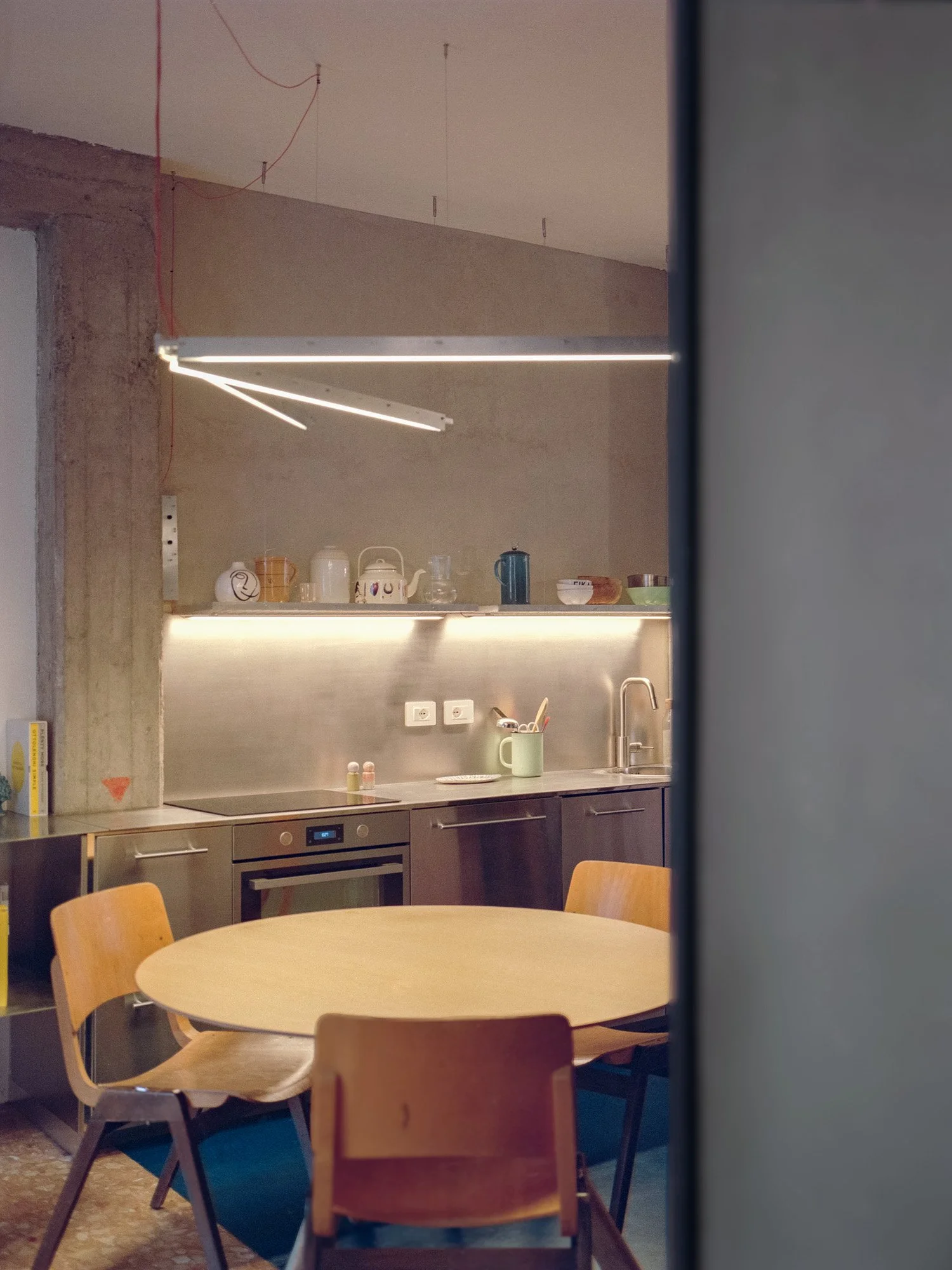 Almost_Blue_2000px_srgb_ (12).jpg