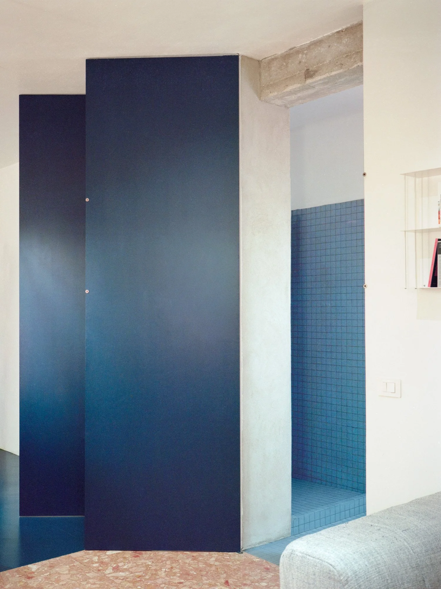 Almost_Blue_2000px_srgb_ (2).jpg