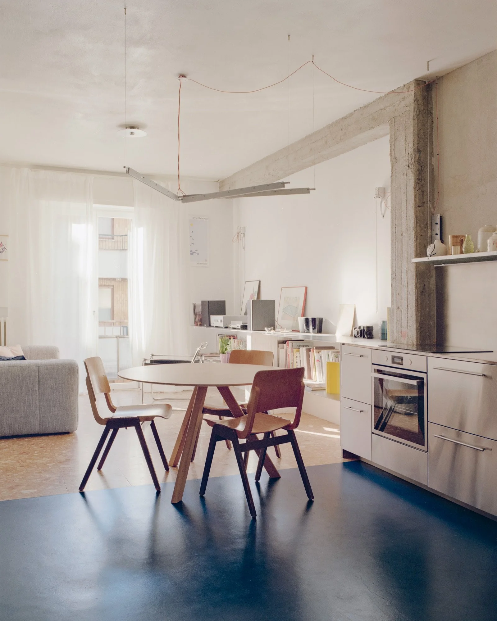 Almost_Blue_2000px_srgb_ (18).jpg