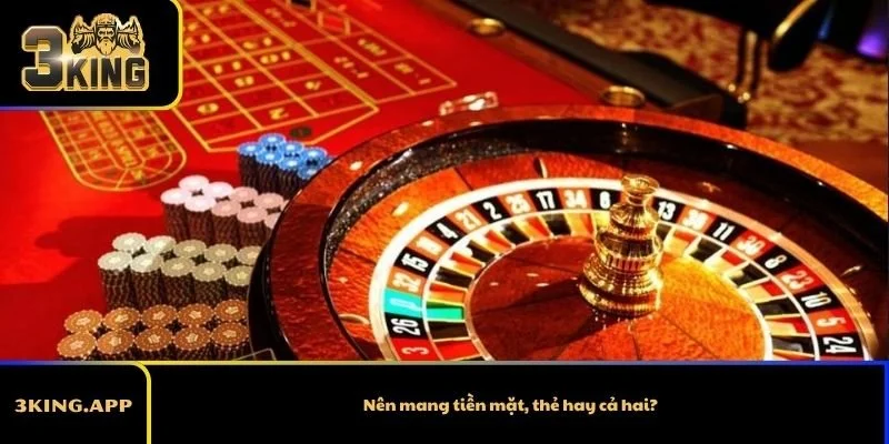 Nên mang tiền mặt, thẻ hay cả hai?