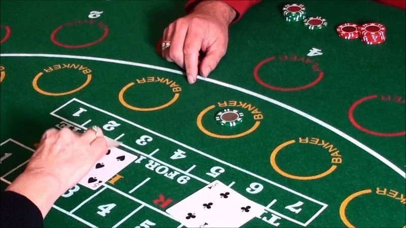 Tìm hiểu các thế bài Baccarat phổ biến trên thị trường