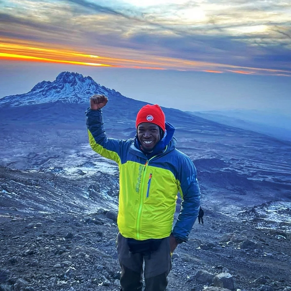 Our co-founder Raymond! standing hi up above 5000 meters. Feeling Defiant 

#Nevergivein
#Kilimanjaronationalpark
#Sunrise
#Mtkilimanjaro