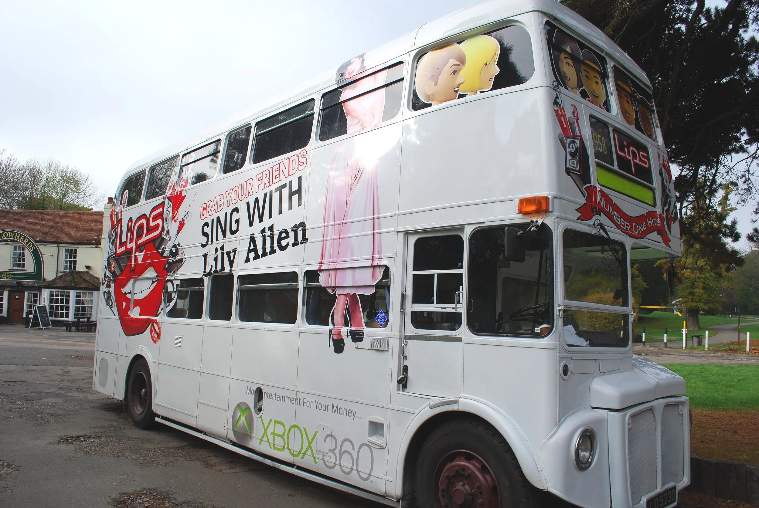 Bus Lips side2 Nov09.jpg