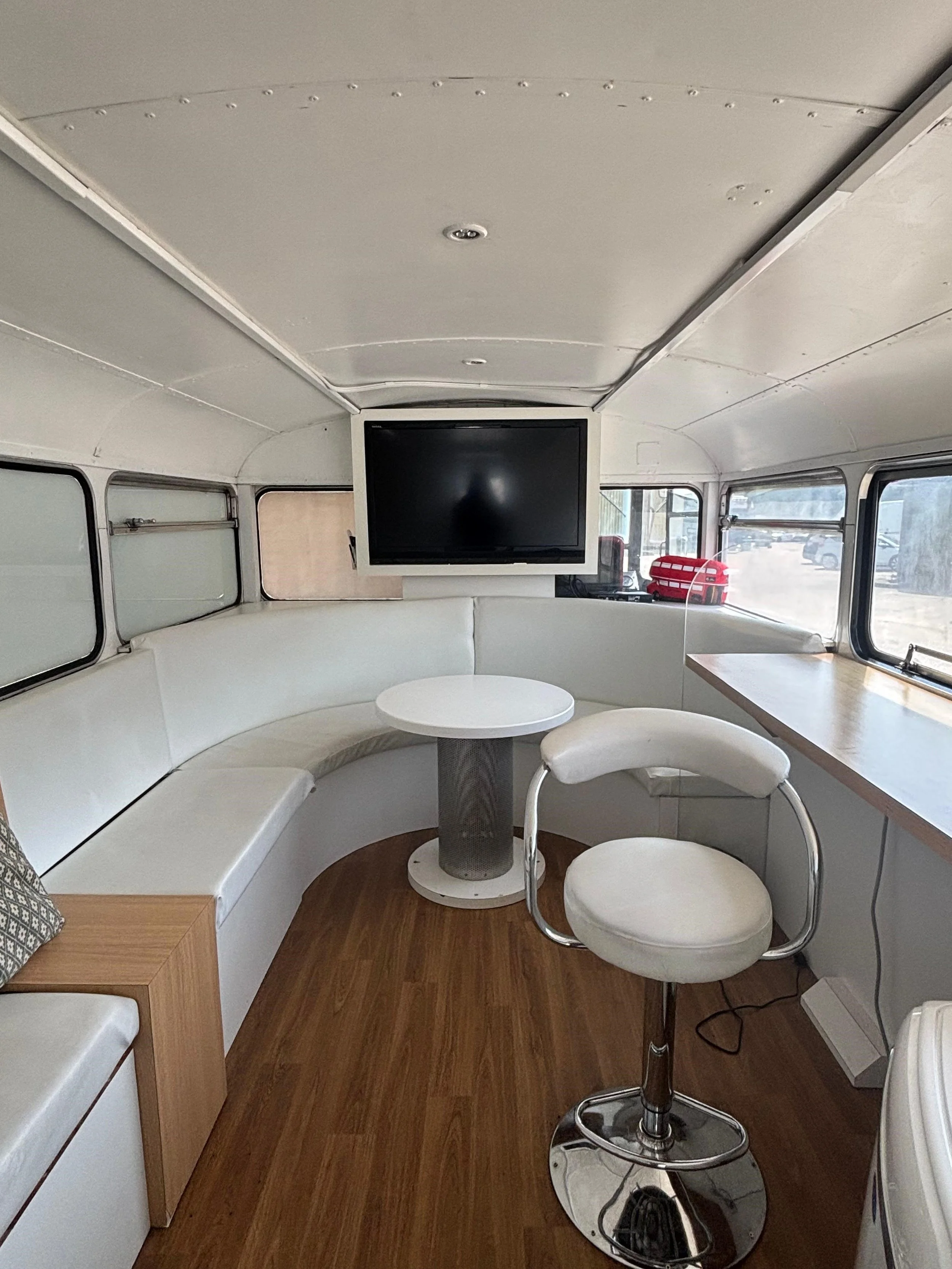 Bus 2 Unbranded (12).jpeg