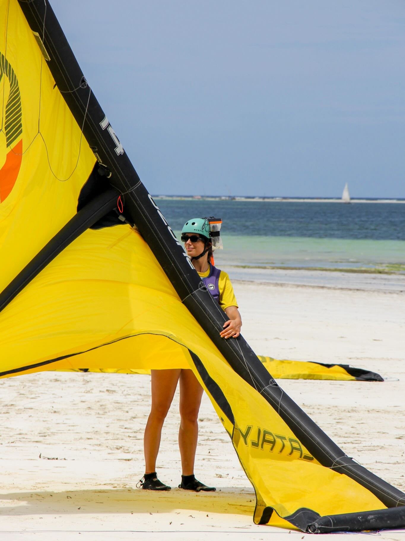 Kitesurfing isn&rsquo;t the easiest thing to learn 🌊

It takes patience.
It takes resilience.
And a good sense of humour when the wind&rsquo;s in your face, sand&rsquo;s everywhere, and you&rsquo;re swallowing a little more water than planned (&hell