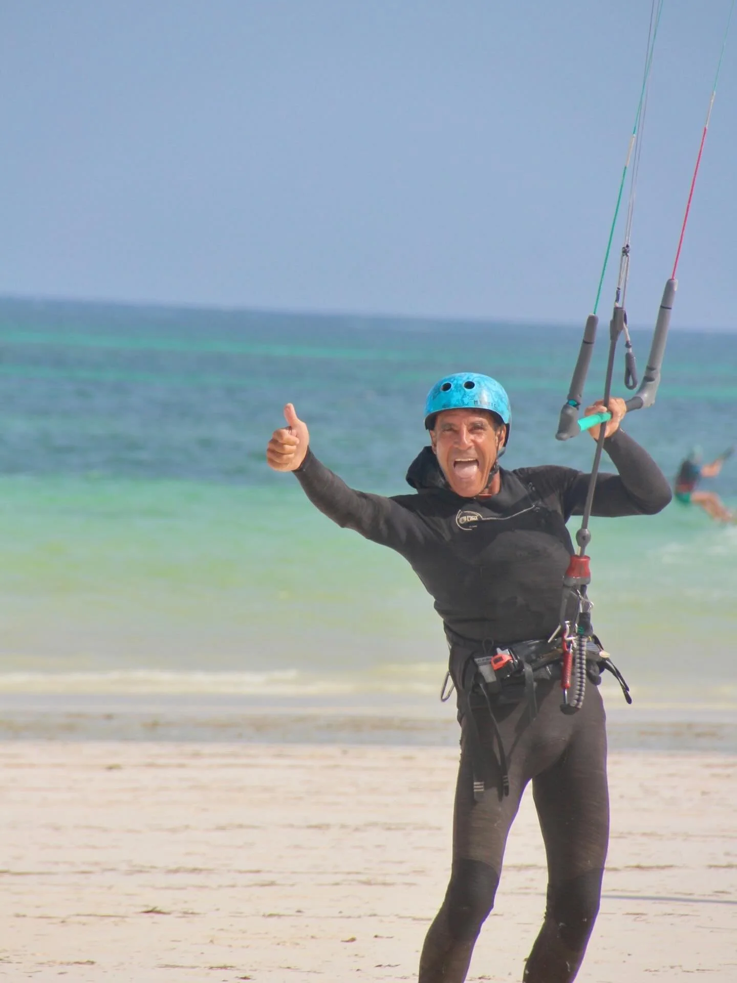 Vibe check - are you smiling?
If you are&hellip; you&rsquo;re doing it right 😌🌊

#H2OExtreme #KiteSurfingSchool #DianiBeach #WatersportsKenya #KenyaCoast