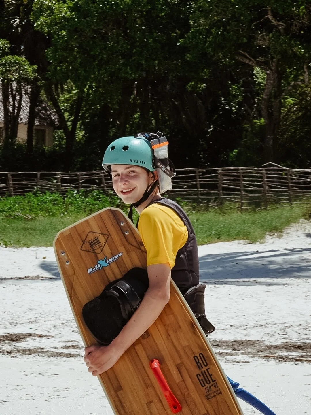 What do we love seeing more than the wind blowing? Your smiles. Always. 😄

Wind on &rarr; it&rsquo;s go time.

A full-on beach rush, gear getting ready, laughter everywhere, and that shared excitement you can&rsquo;t fake.

This is the part we live 