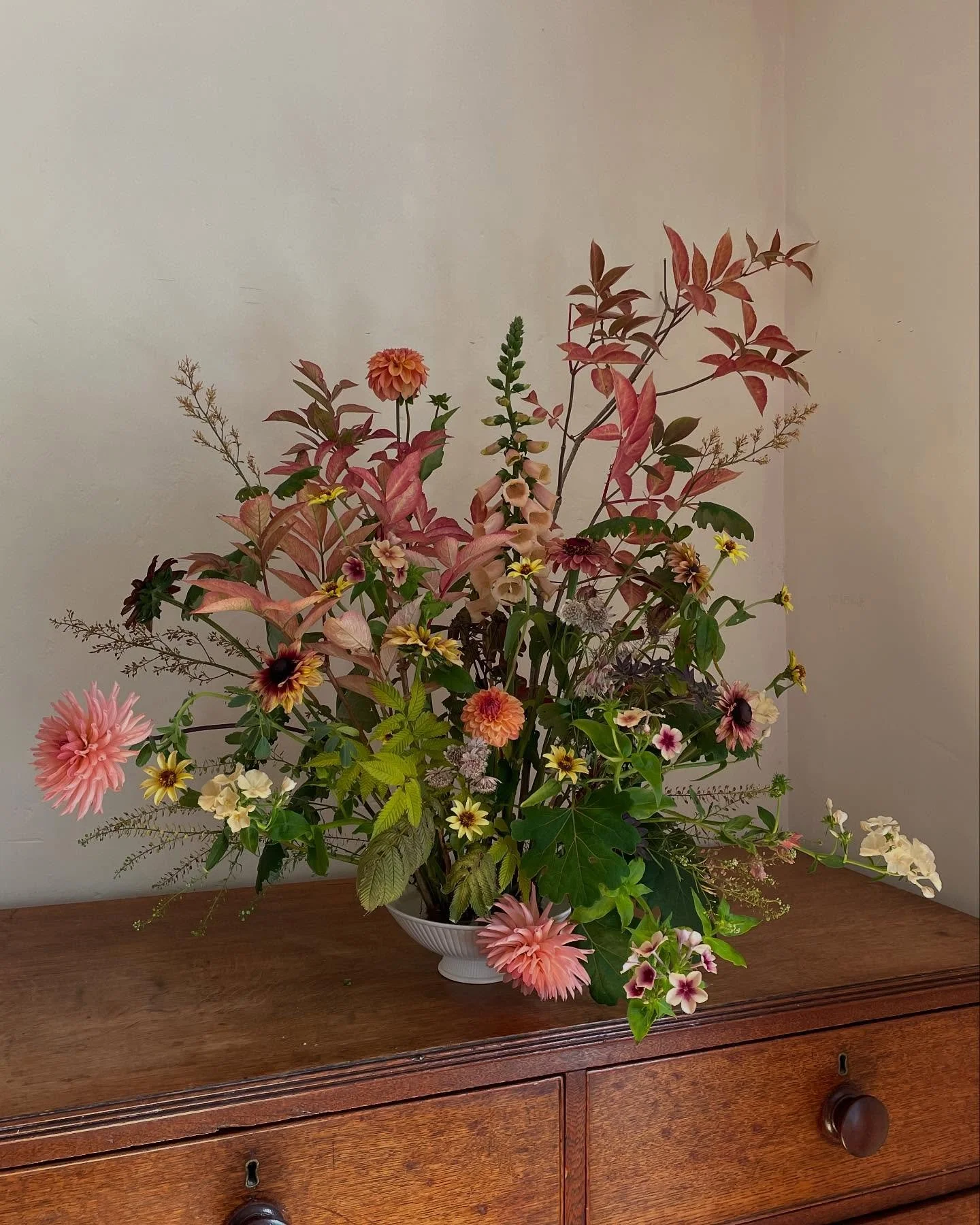 An autumn bowl comprising of all the irresistible colours I couldn&rsquo;t help but pick for myself at the end of last week. 

The September colours are so inspiring this year, perhaps every year, it&rsquo;s such a lovely month, feels like my favouri