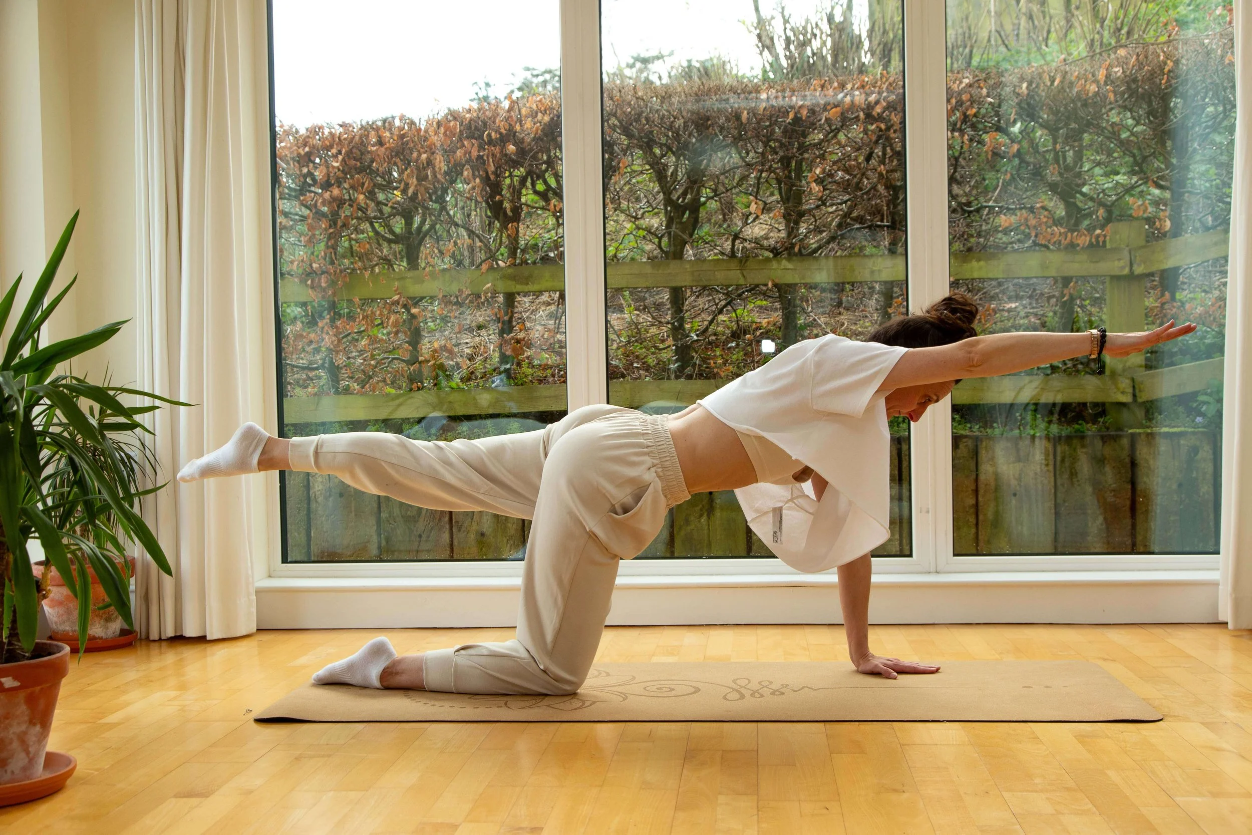 Alignment Reset: Why Support Matters More Than “Good Posture”