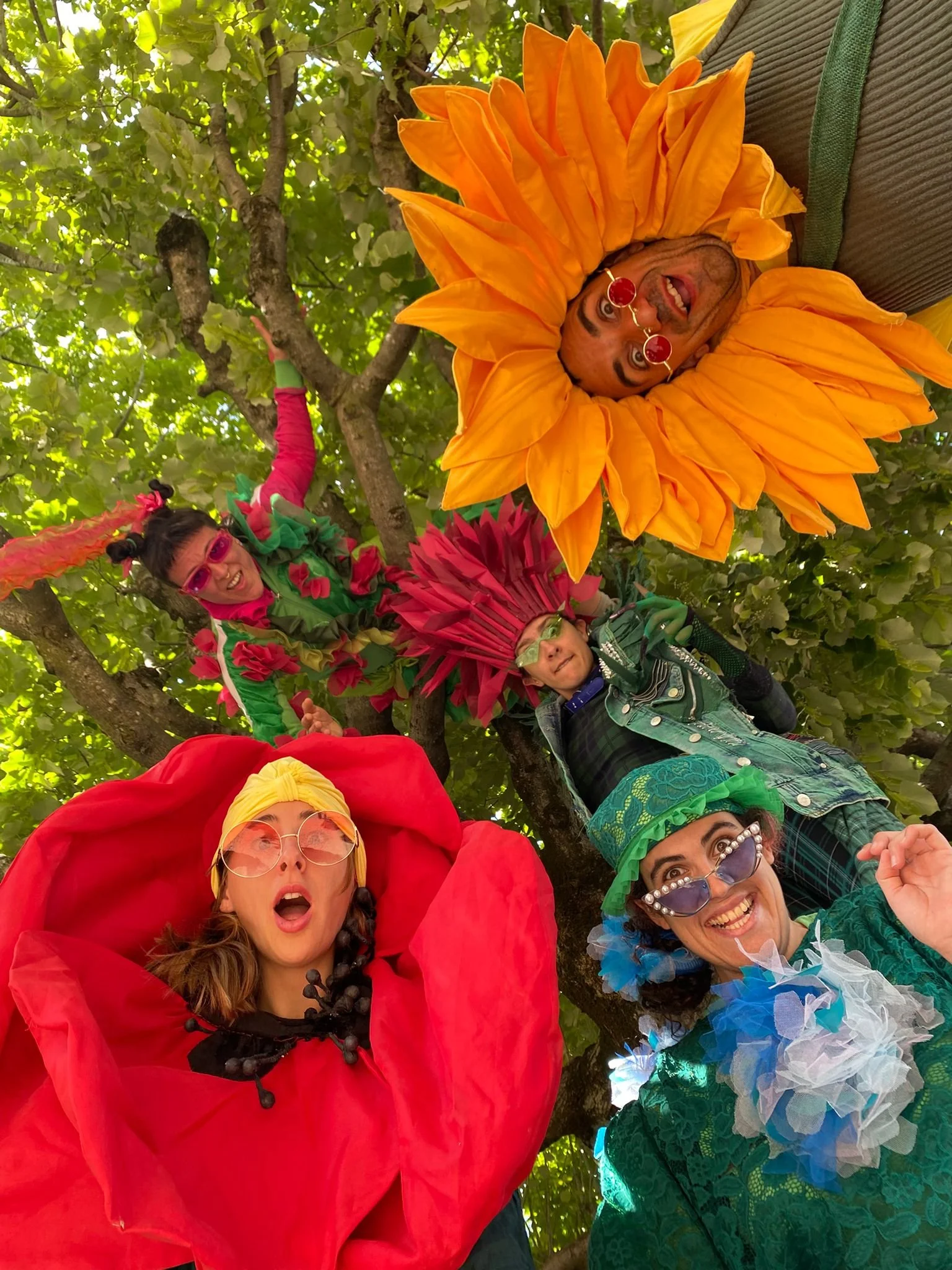 Floripondium by Compania Atzucac, Catalonia. Costumes designed and made by Amy Hegarty. March 2025

