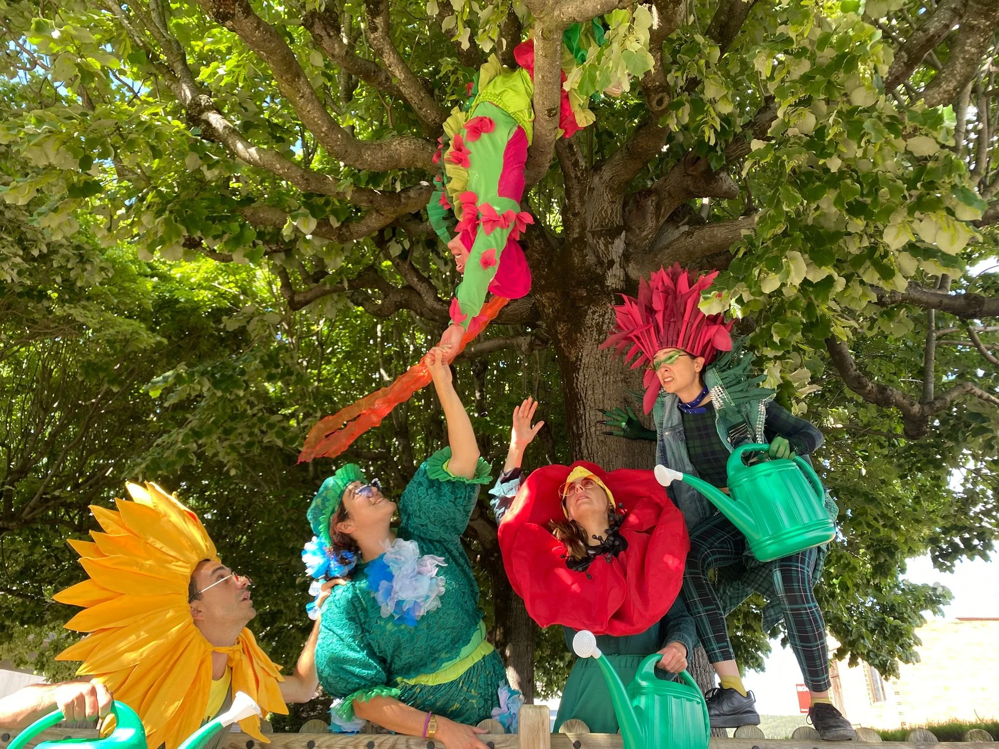 Floripondium by Compania Atzucac, Catalonia. Costumes designed and made by Amy Hegarty. March 2025

