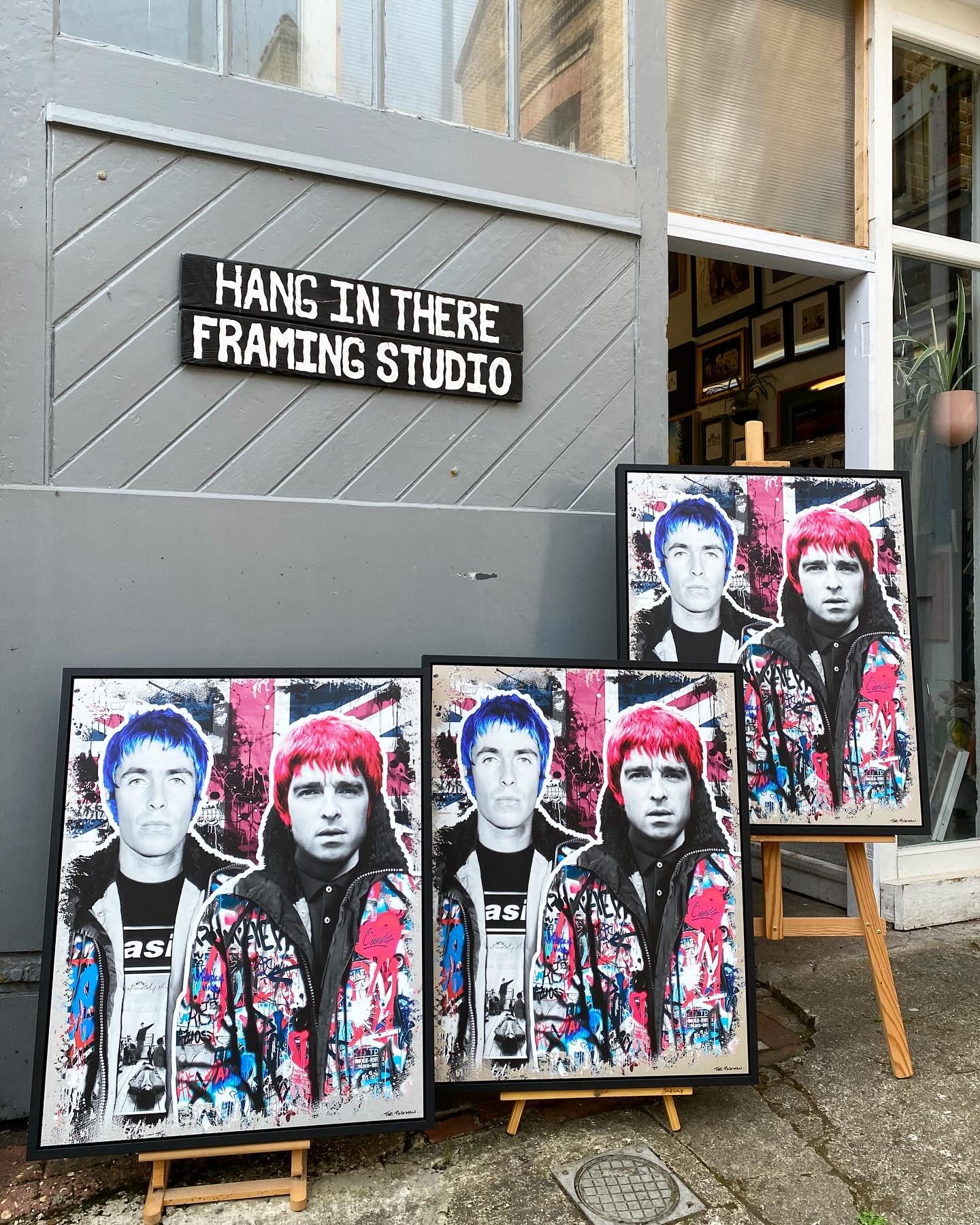 A dynamic duo, tripled.
X3 matching Oasis prints with a super metallic sheen on board from @thepostman_art 
Floated in a thick black tray frame. Looking bold.
-
-
-
-
#framing #pictureframe #framer #picture #artwork #print #bespoke #workshop #brighto