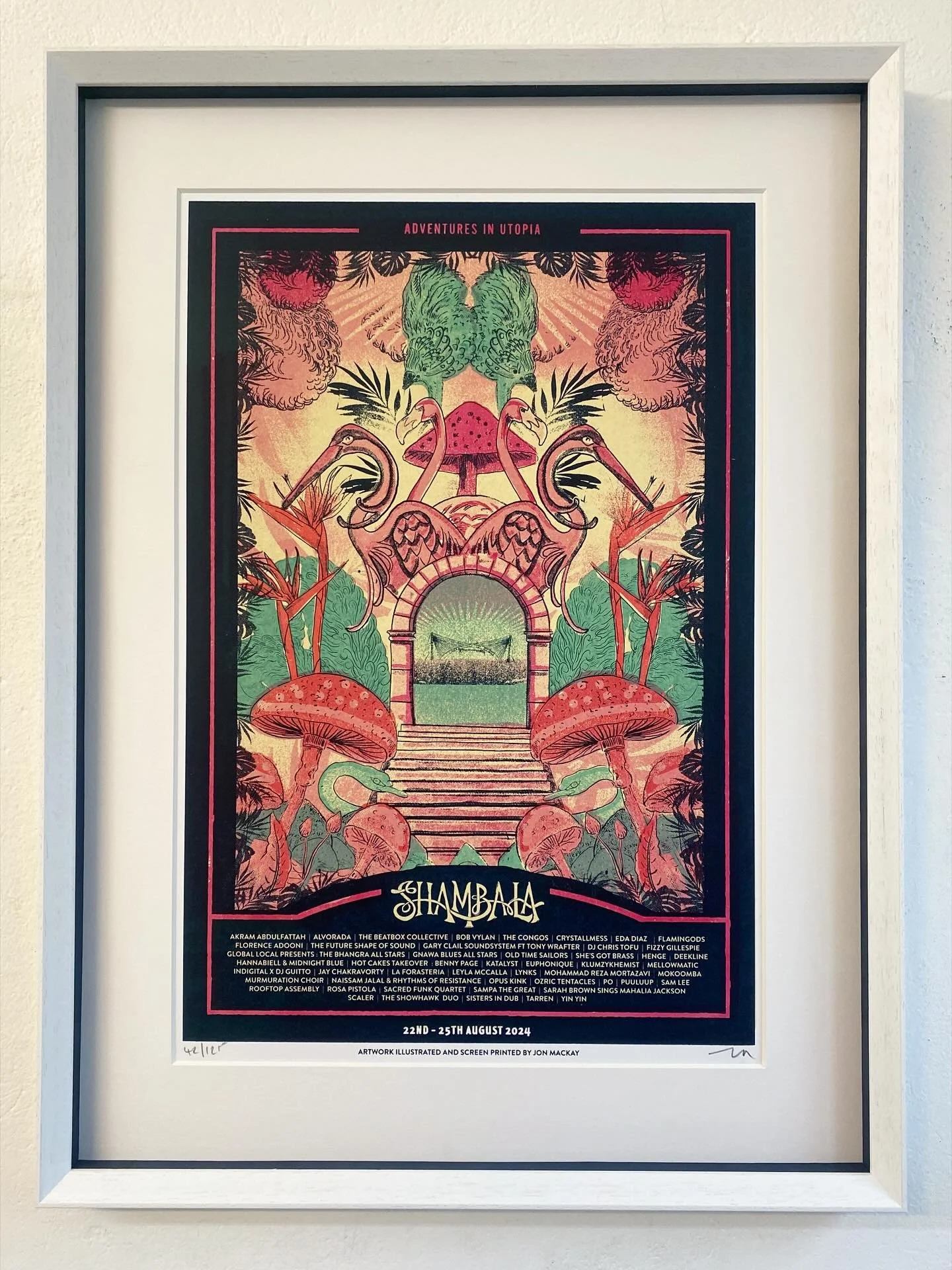 A spotlight toward the humble white box frame. Bright, fresh &amp; ready to bring all works to life without taking anything away from your prized posters.
-
-
-
-
#pictureframe #framer #framing #frame #artwork #box #art #artwork #workshop #bespoke #s