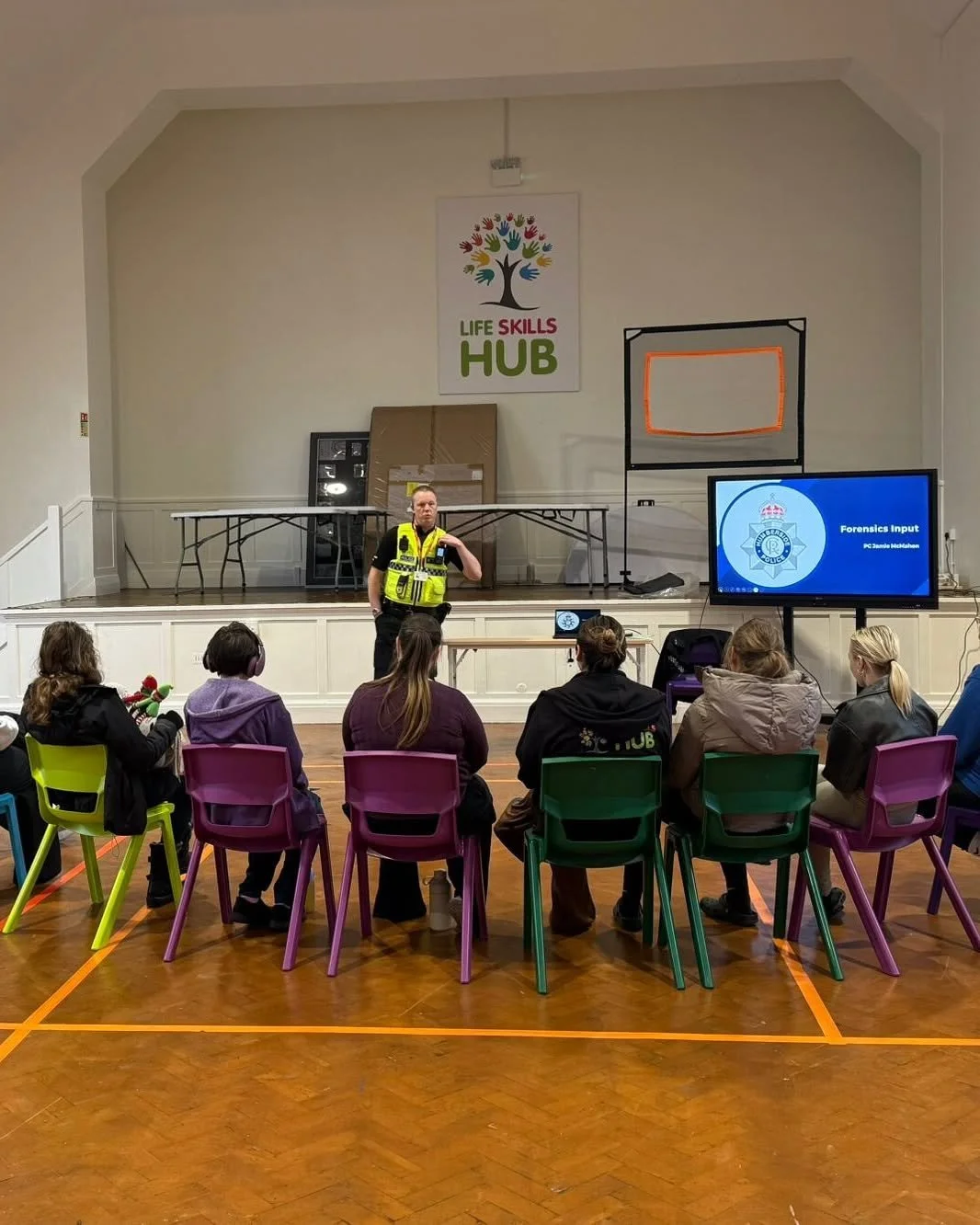 A big thank you to Humberside Police for visiting Life Skills Hub! 

Our YP took part in an exciting policing and careers session, exploring what it&rsquo;s like to work in law enforcement, taking their own fingerprints, and even investigating a mock