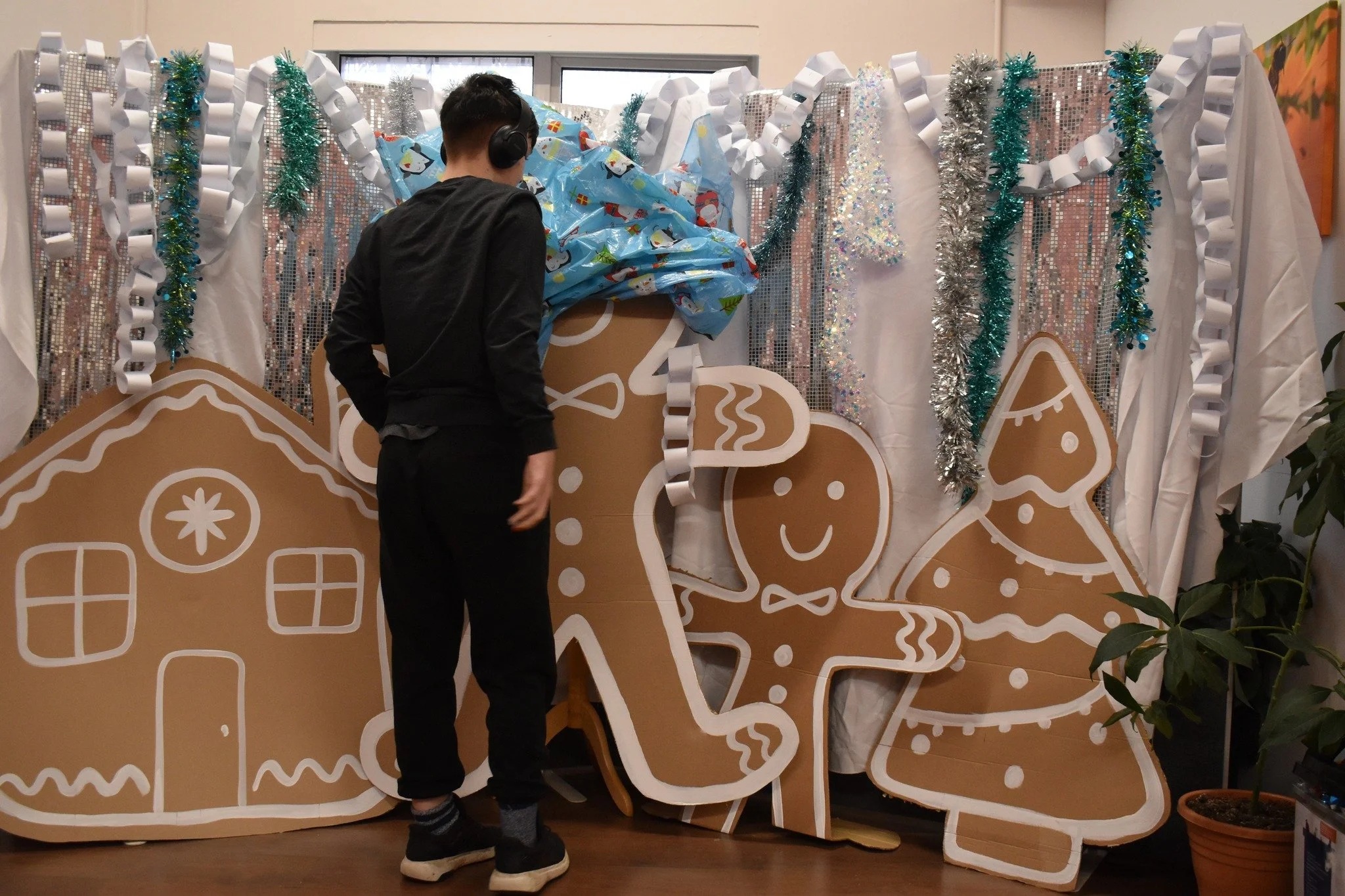 Part 1: Festive Fun &amp; Wellbeing 🎄

Our afternoon session was filled with laughter and creativity as staff and young people embraced festive costumes, supporting social interaction, confidence building, and positive wellbeing 😊✨ 

Activities lik