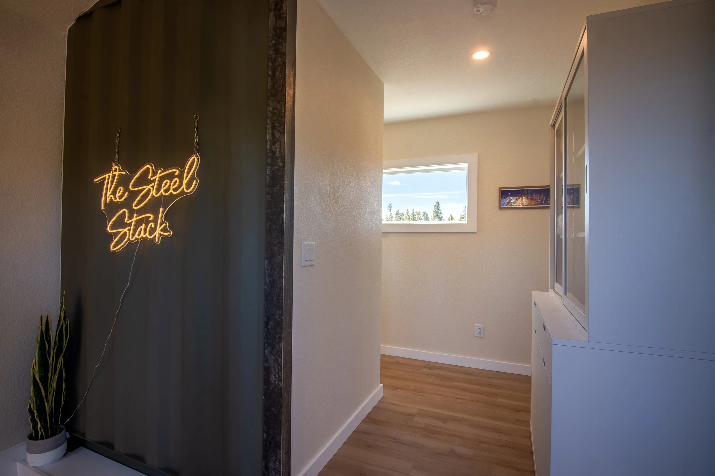 Upstairs Entry way - wide.jpg