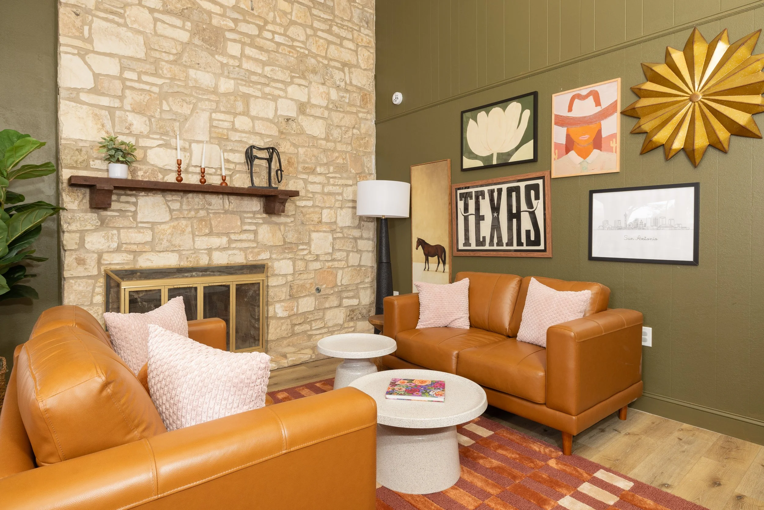 AirbnbHomeSanAntonio-60.jpg
