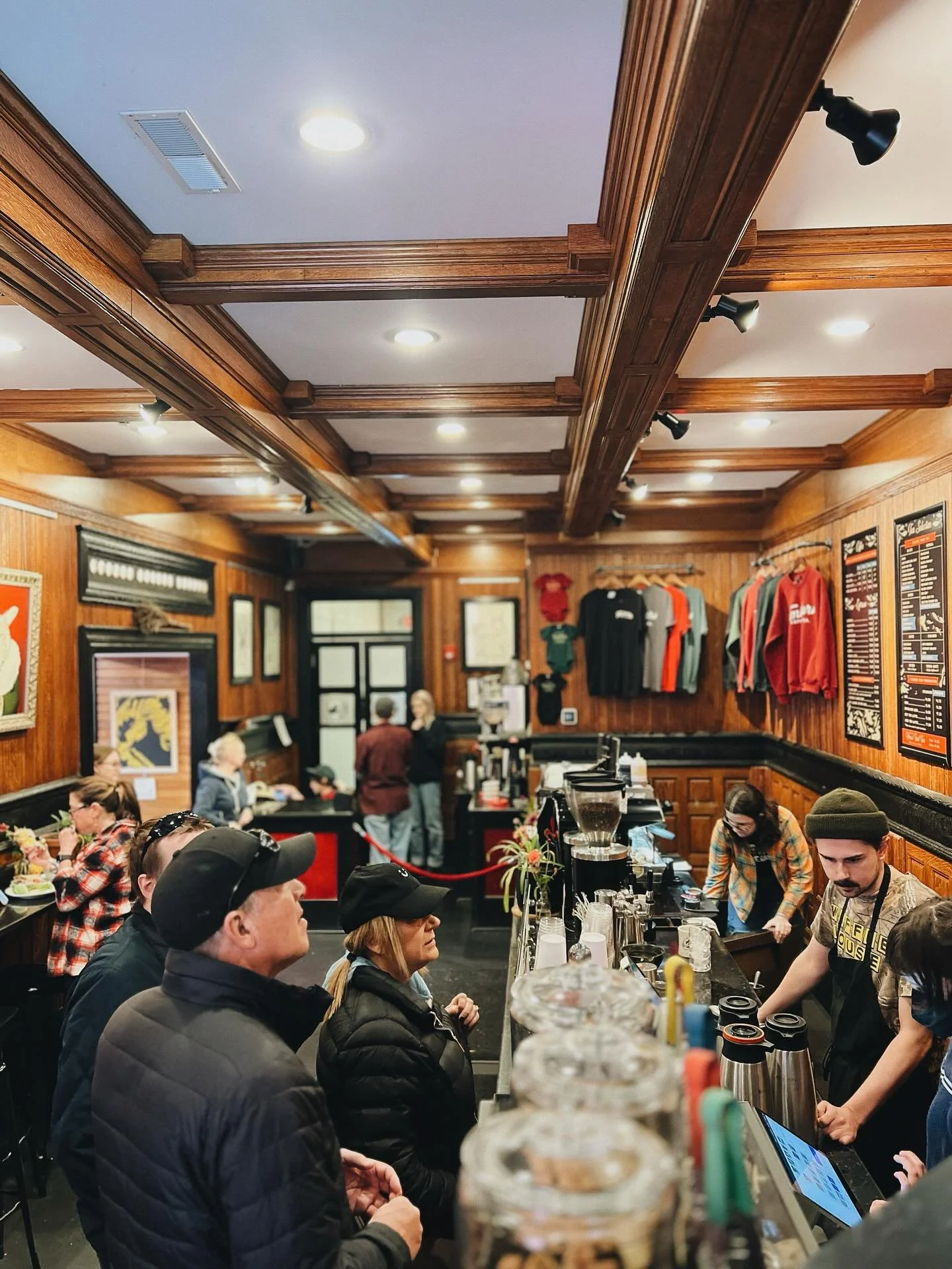 Thanks for a great Saturday, Northampton✨
&bull;
Looks like this might be the last of the warmer weather for a while, so come grab a cozy layer for the cooler temps! New hoodies and crewnecks are here!
📷 @emmacolwellphoto