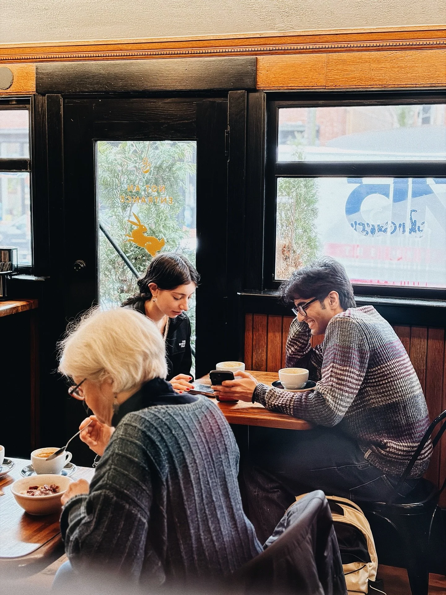 Grab a table and show us all your favorite memes 🥹☺️