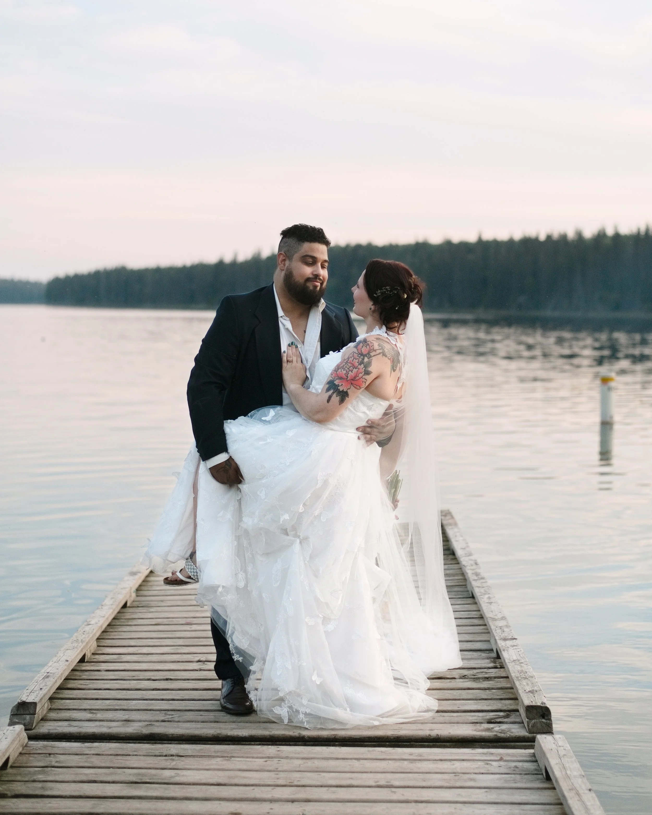 Kayla &amp; Joshua’s Romantic Blue Lake, Manitoba Elopement