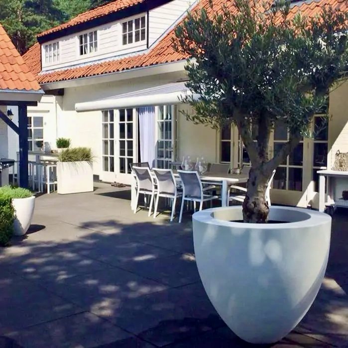 CURVA Fibreglass Planters