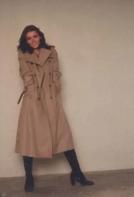 Margot Kidder, guess what I've got underneath (superman's first girlfriend)