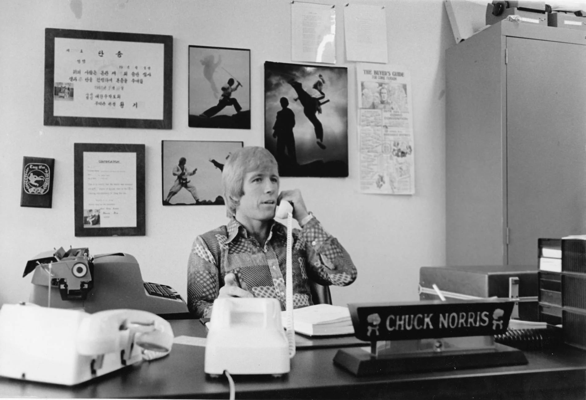 Chuck Norris, at home. (1977)