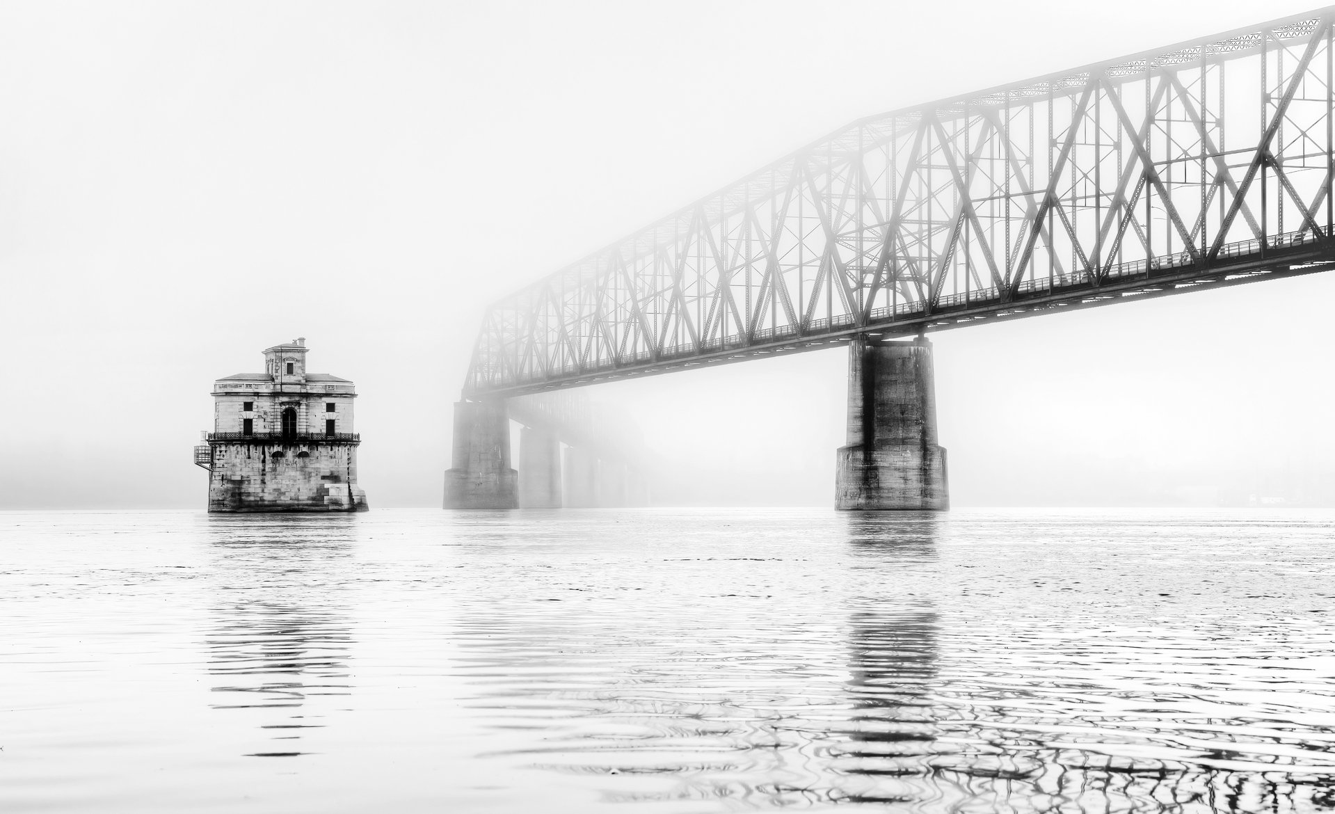 'Chain of Rocks Bridge in Fog' © Bruce Backus