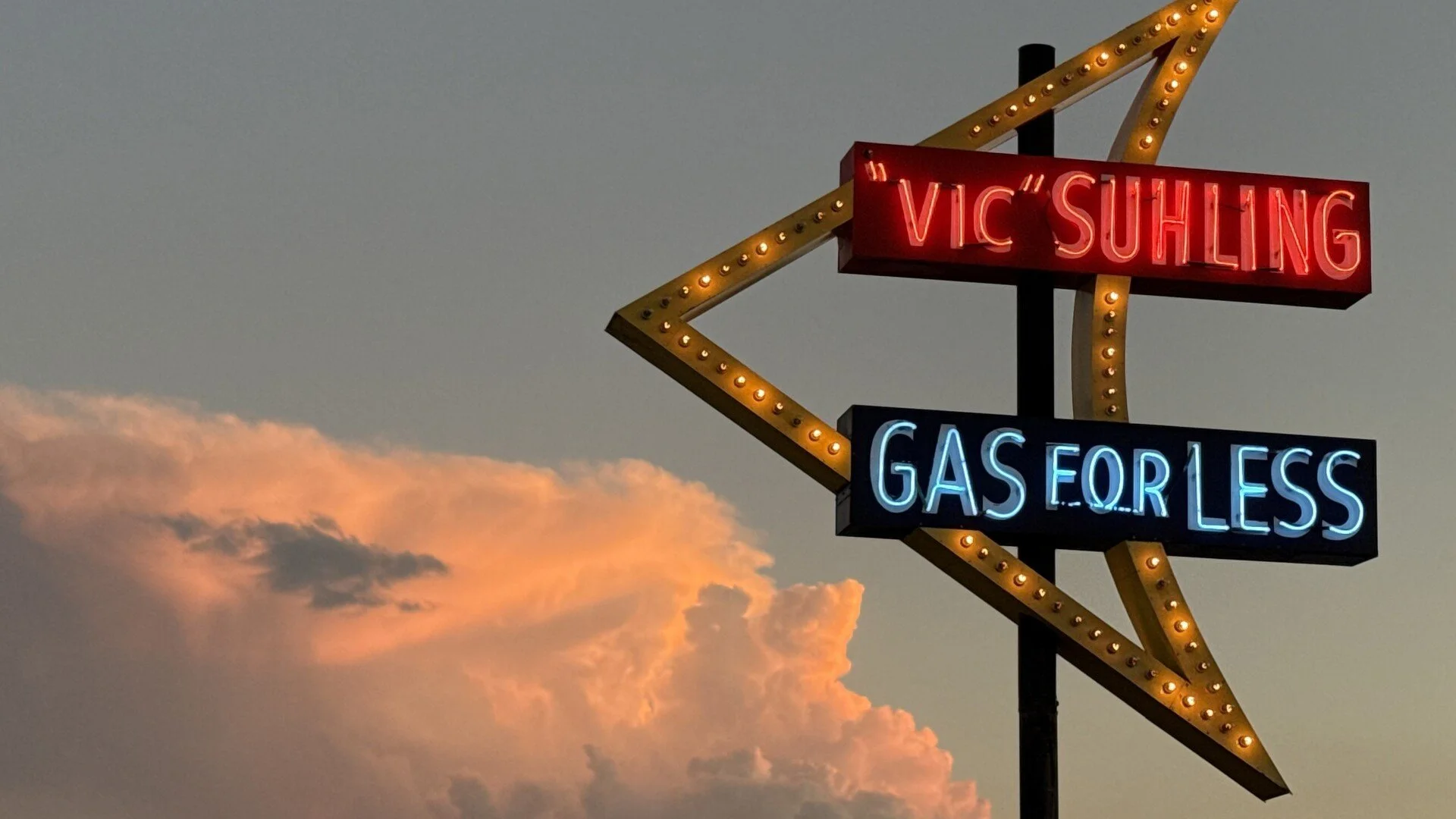 ' "Storm's Past" - Vic Suhling Gas For Less, Litchfield IL' © Robert D Gehl